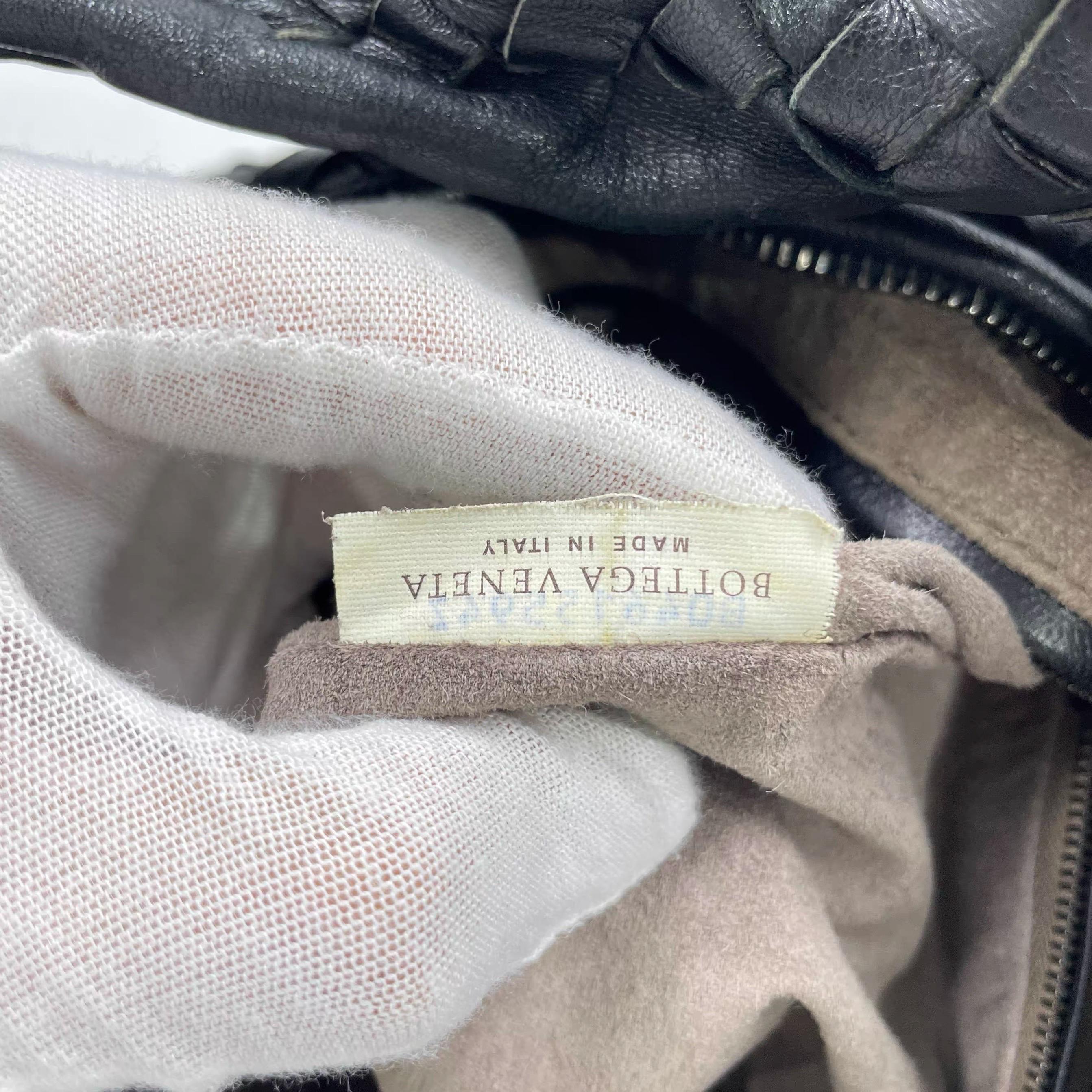 Bottega Veneta Hobo in pelle nera grande 48 cm in vendita 7