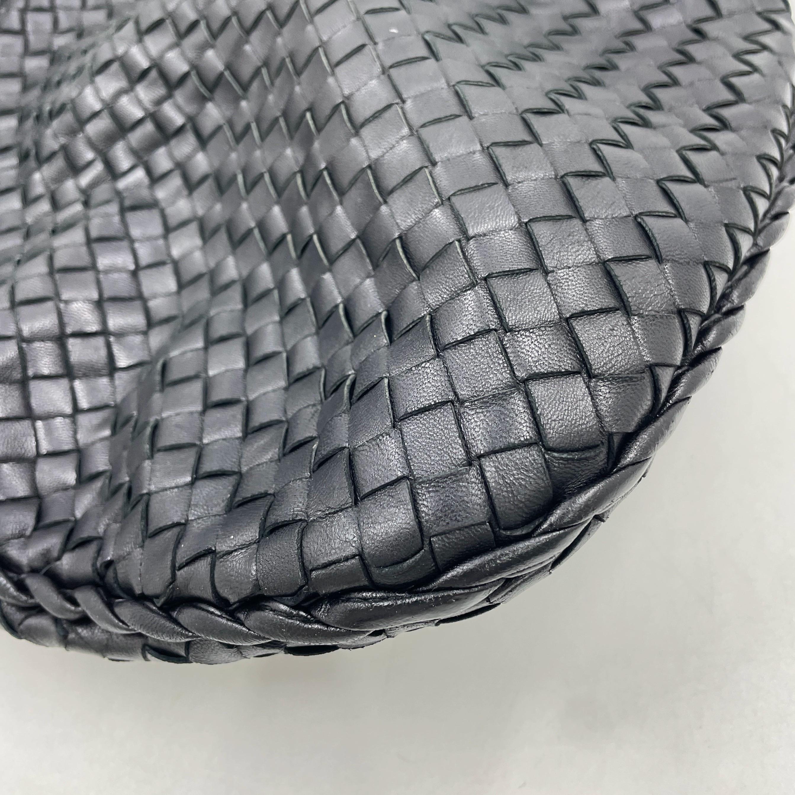 Bottega Veneta Hobo in pelle nera grande 48 cm in vendita 11