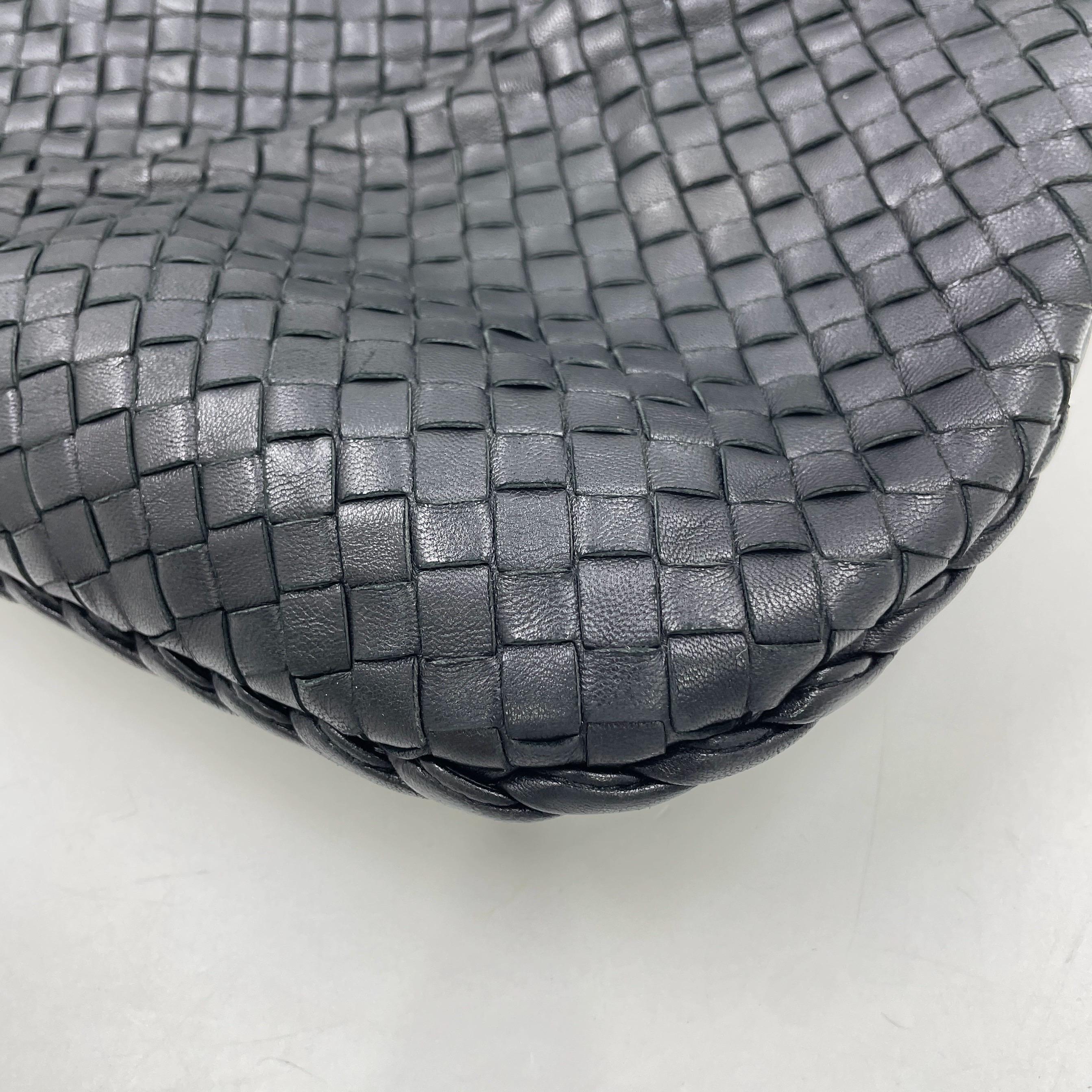 Bottega Veneta Hobo in pelle nera grande 48 cm in vendita 13