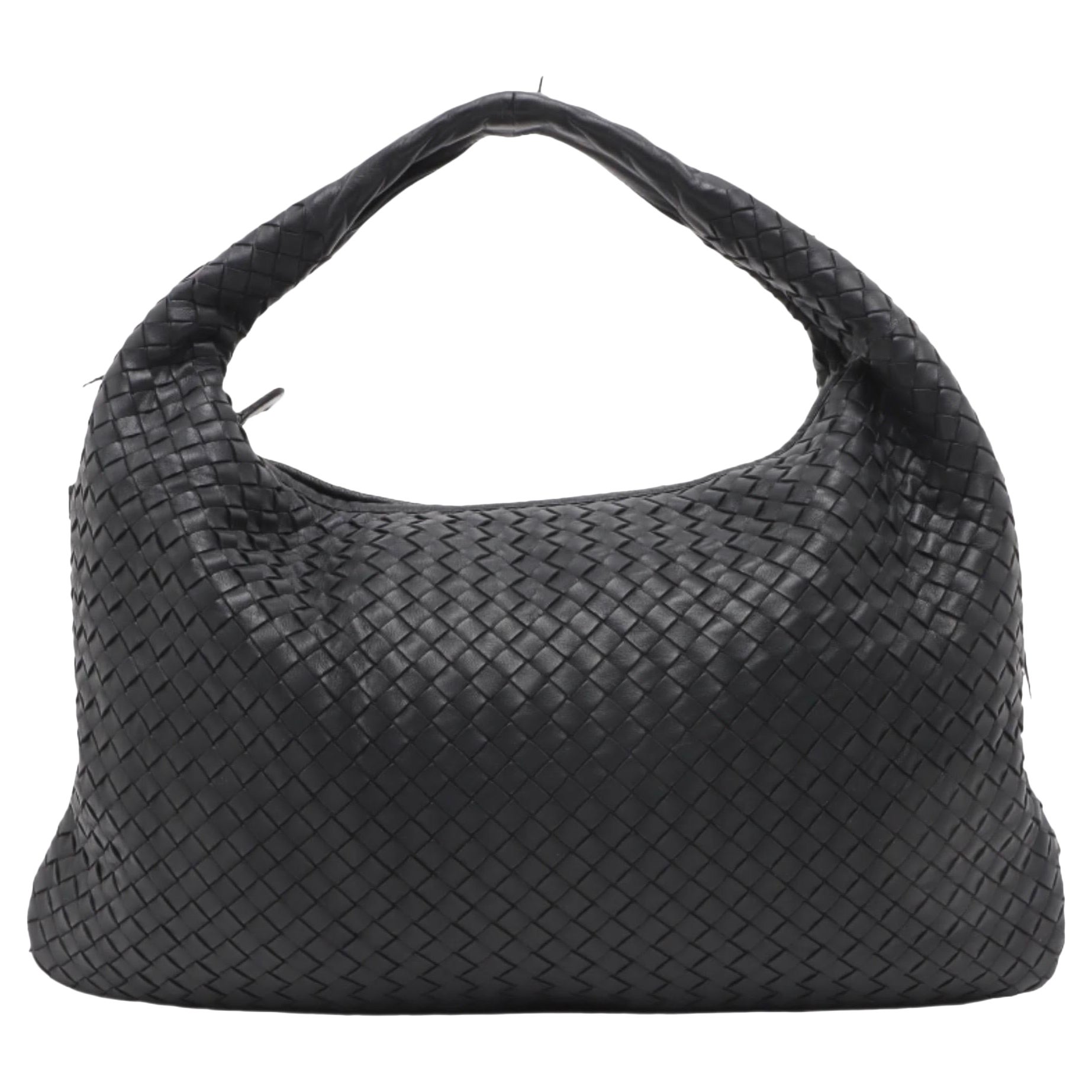 Bottega Veneta Hobo Schwarz mit Fransenkanten Intrecciato Ledertasche 47cm im Angebot