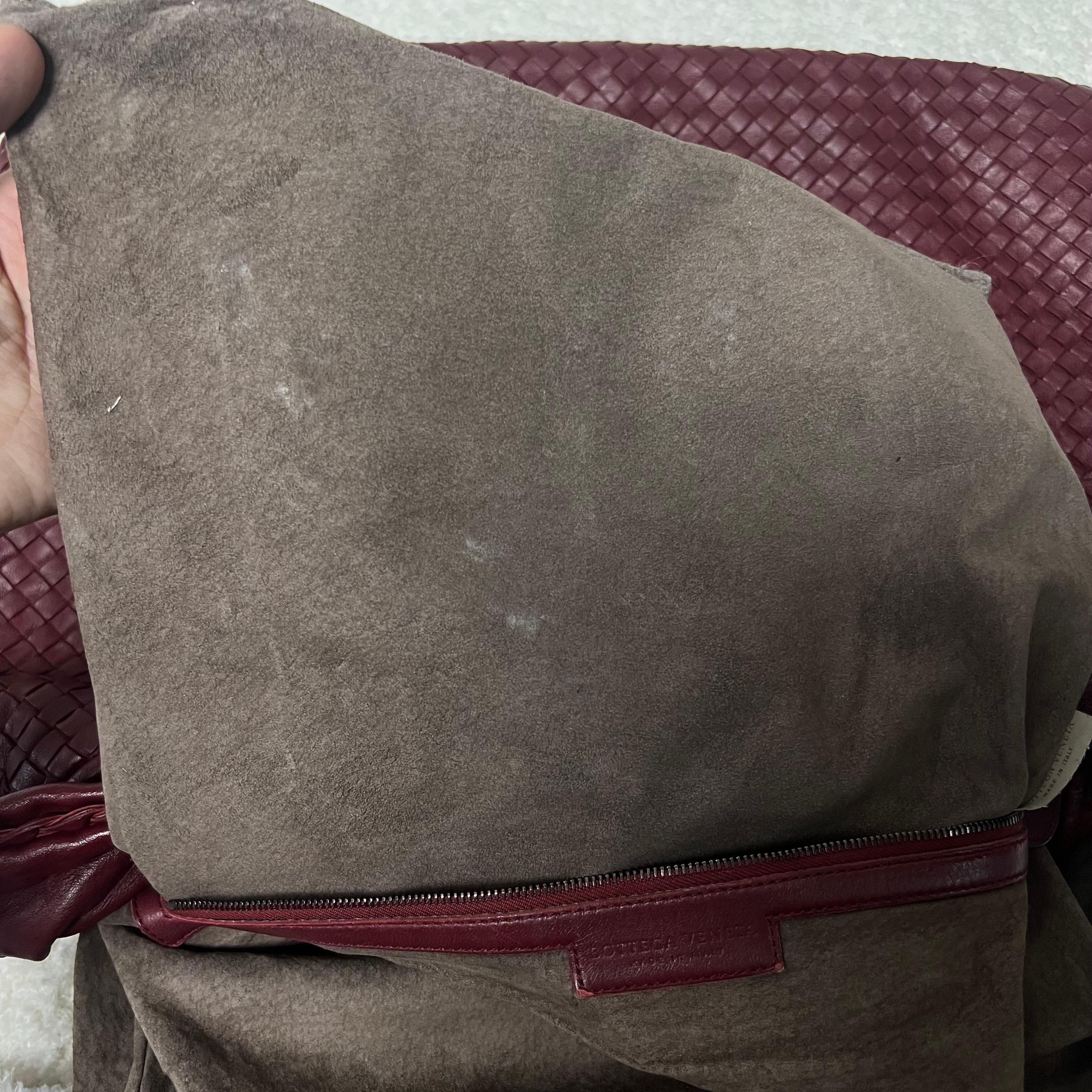 Bottega Veneta Sac à main en cuir bourgogne Maxi 50cm en vente 11