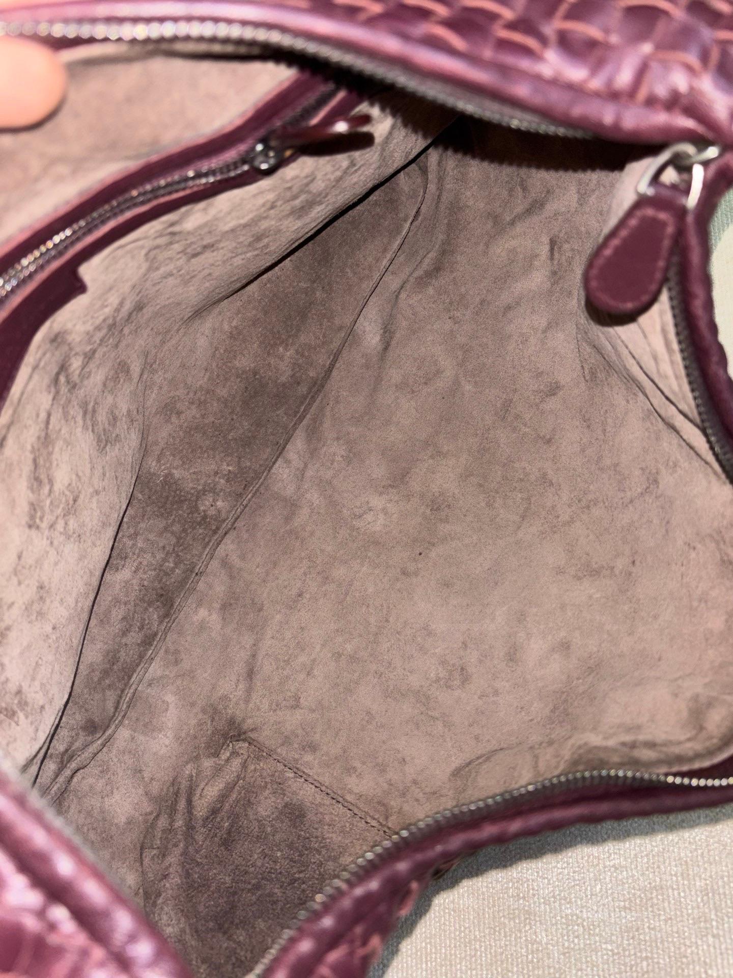 Bottega Veneta Veneta Hobo Bourgogne Vin Intreciatto Leather Bag Large 45cm en vente 7