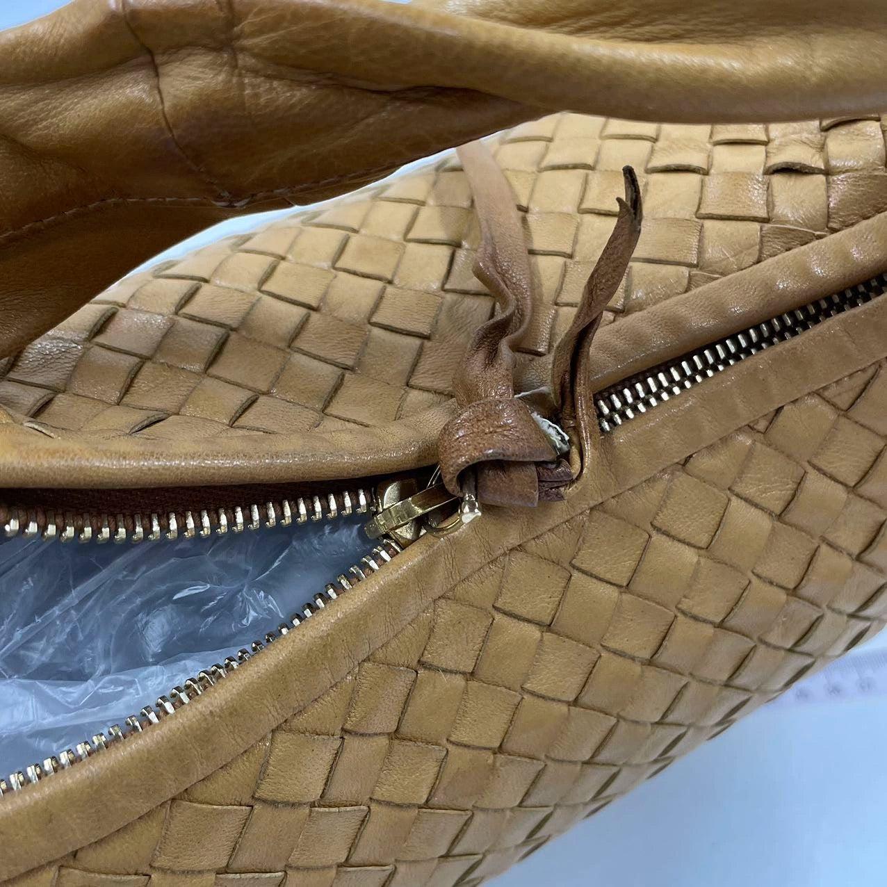 Bottega Veneta Veneta Hobo Kamel-Lammfell Leder 40cm im Angebot 6