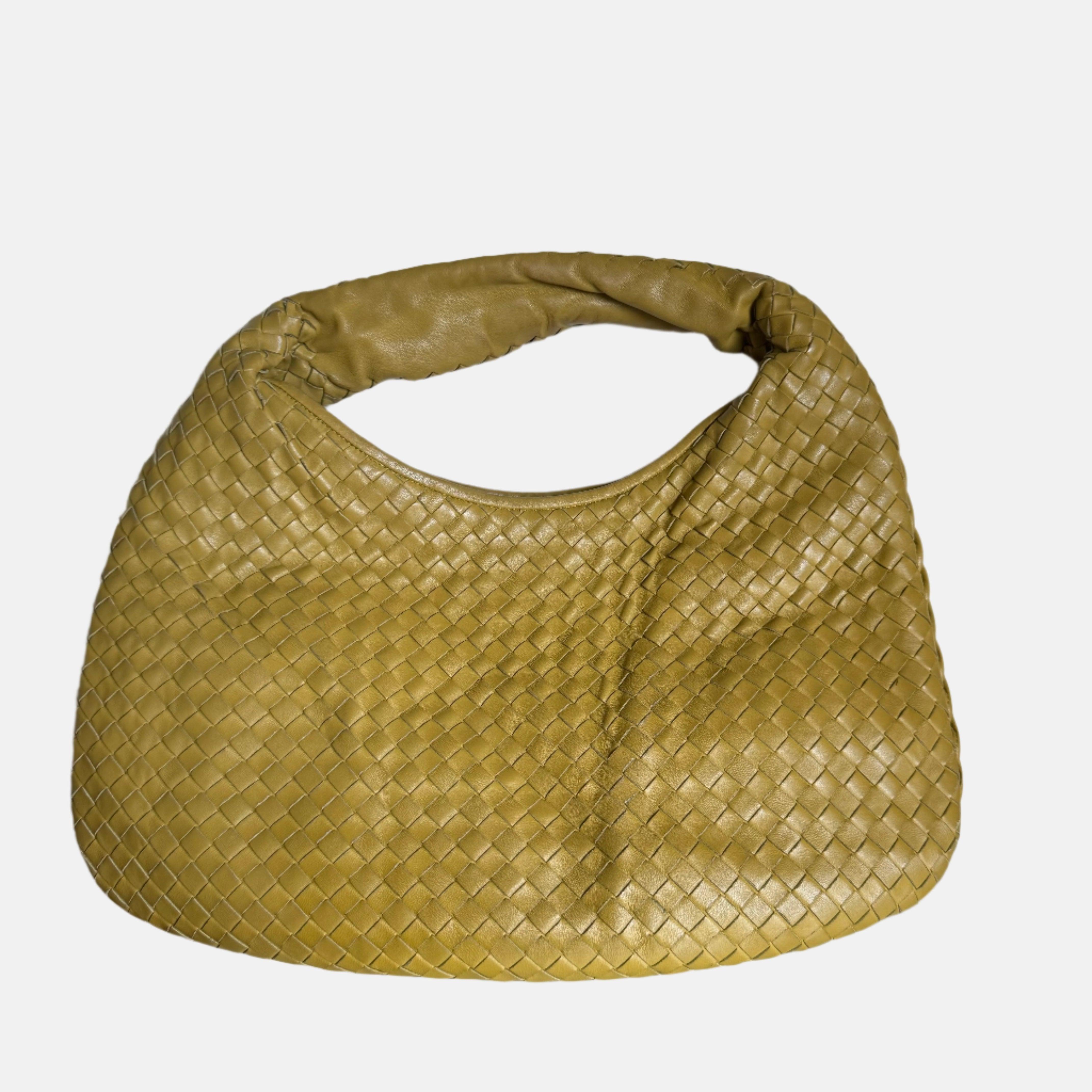 Bottega Veneta Veneta Hobo Camel Lambskin Leather 40cm
 These are professional photos of the actual bag offered by Luxbags.
 This Bottega Veneta Veneta Bag is an exceptional piece of luxury, crafted from iconic lambskin leather with the instantly