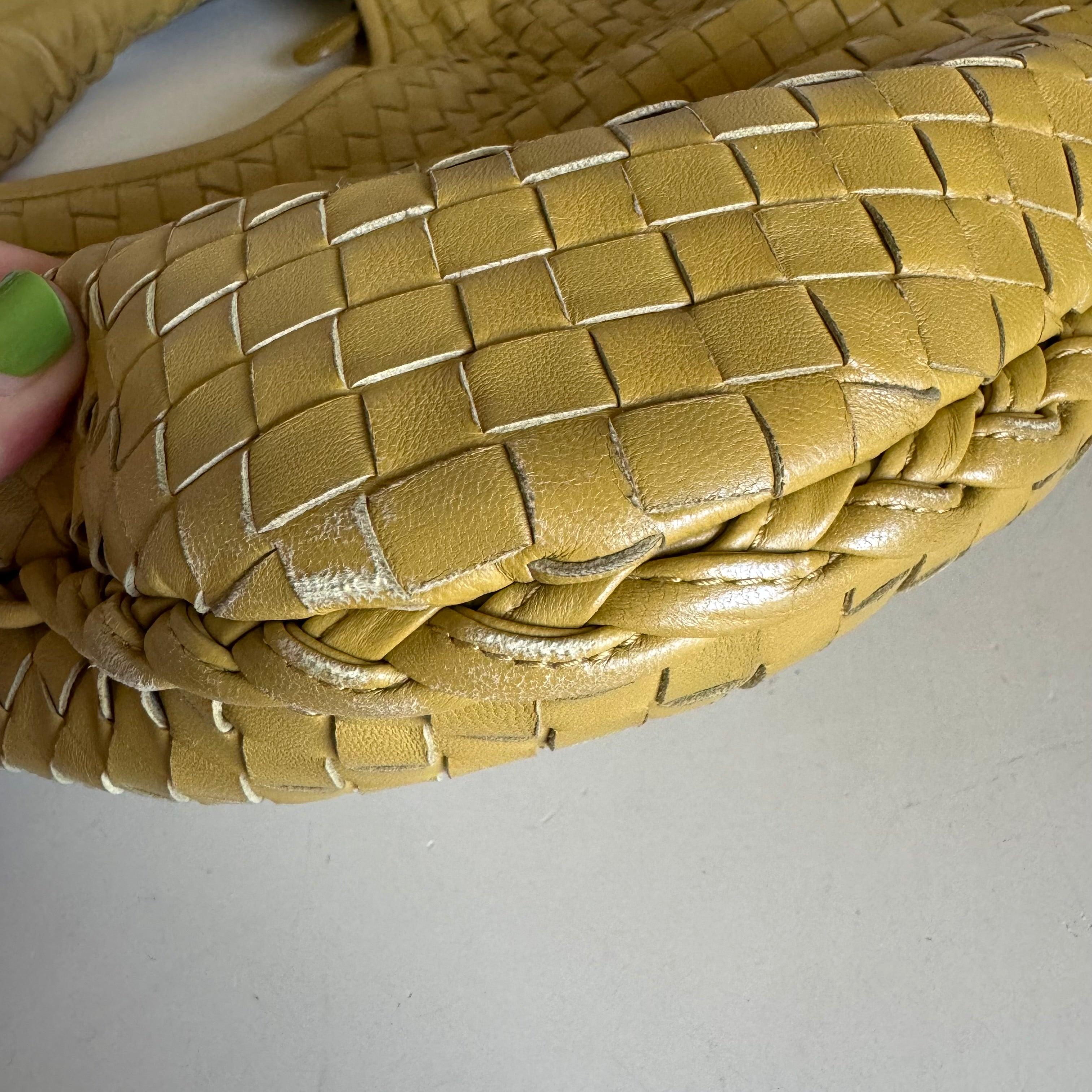 Bottega Veneta Veneta Hobo Camel Lambskin Leather 40cm In Good Condition For Sale In AUBERVILLIERS, FR