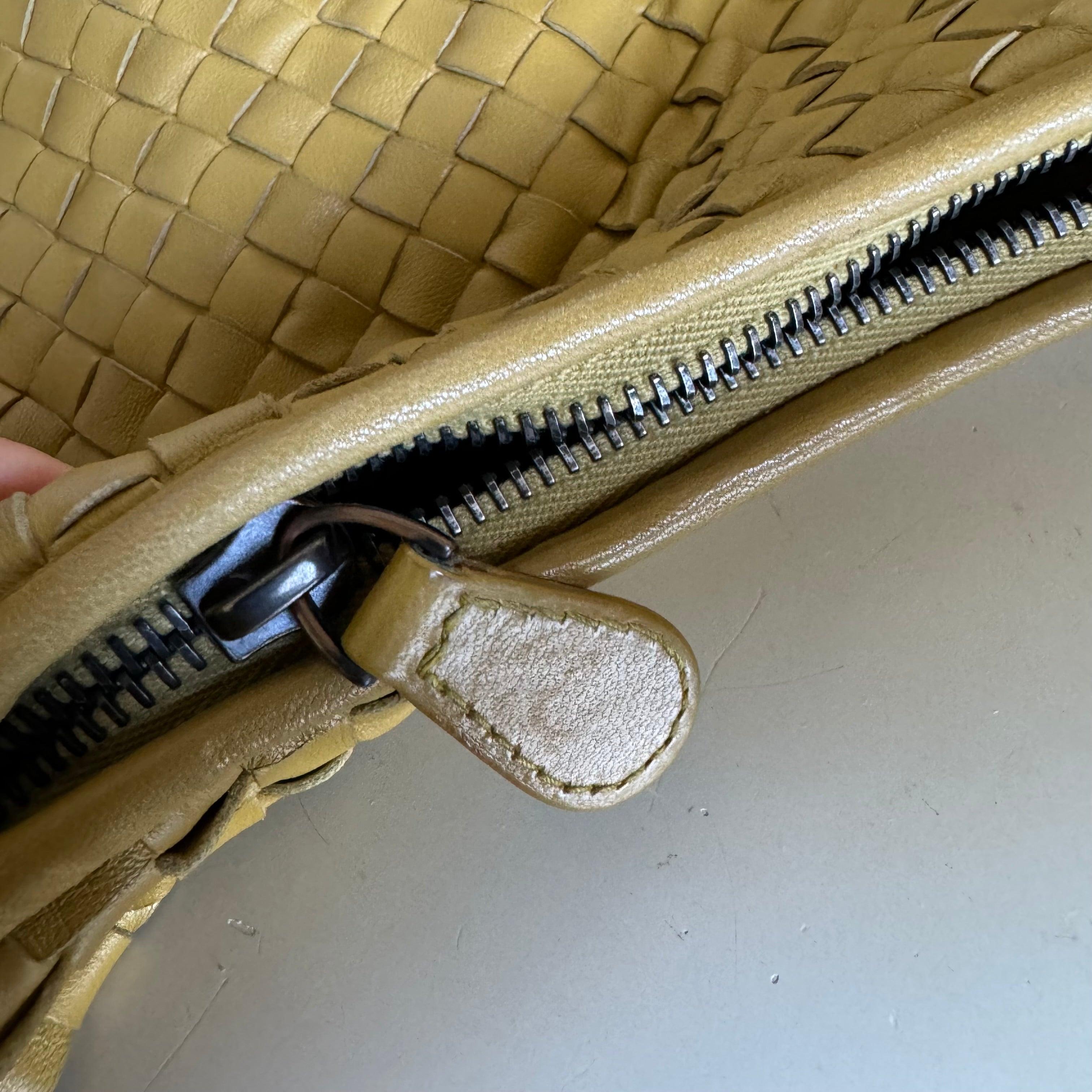 Bottega Veneta Veneta Hobo Camel Lambskin Leather 40cm For Sale 4