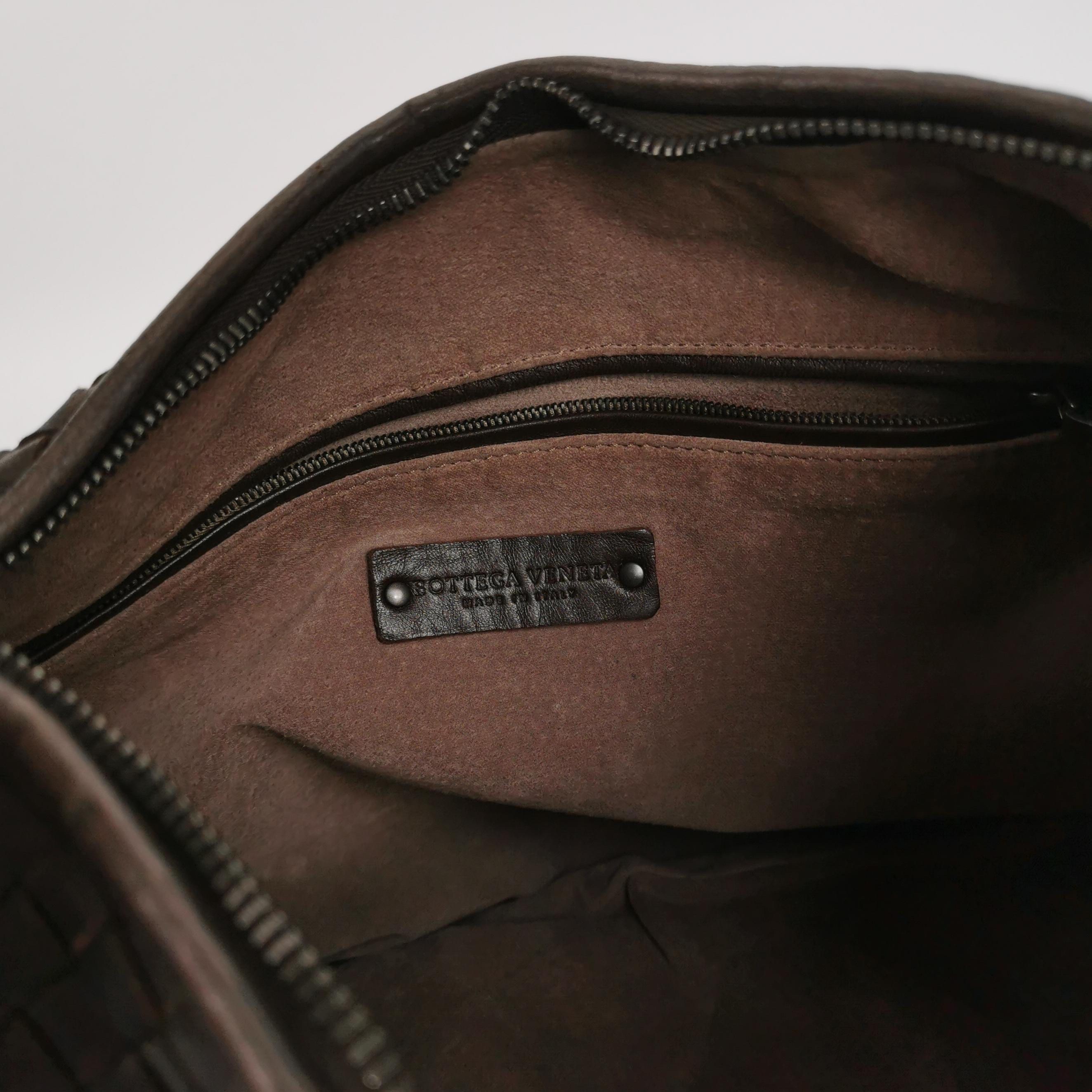 Bottega Veneta Veneta Hobo Dark Chocolate Brown Intrecciato Leather Bag 48cm For Sale 5