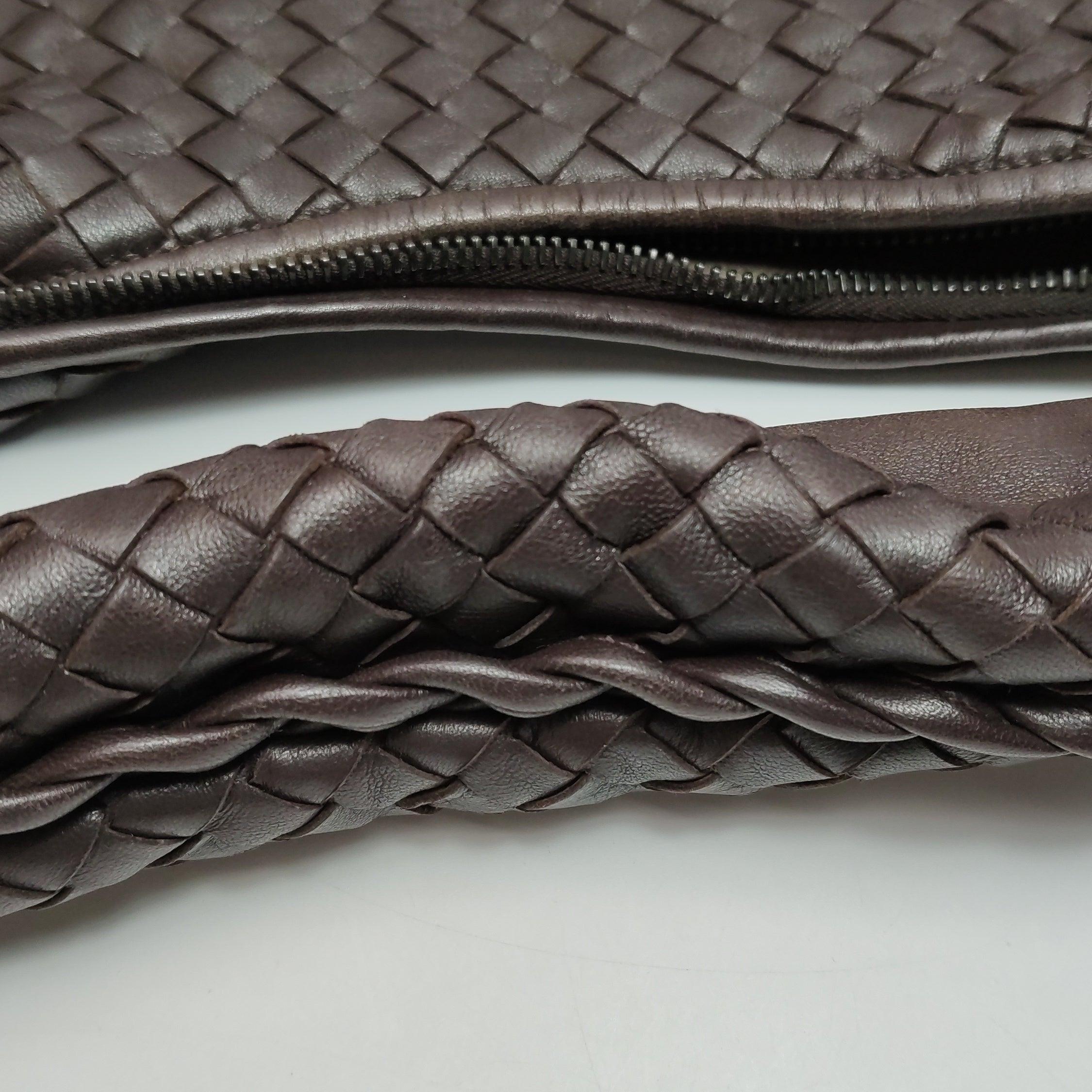 Bottega Veneta Hobo Chocolat Noir Brown Intrecciato Leather Bag 48cm en vente 7