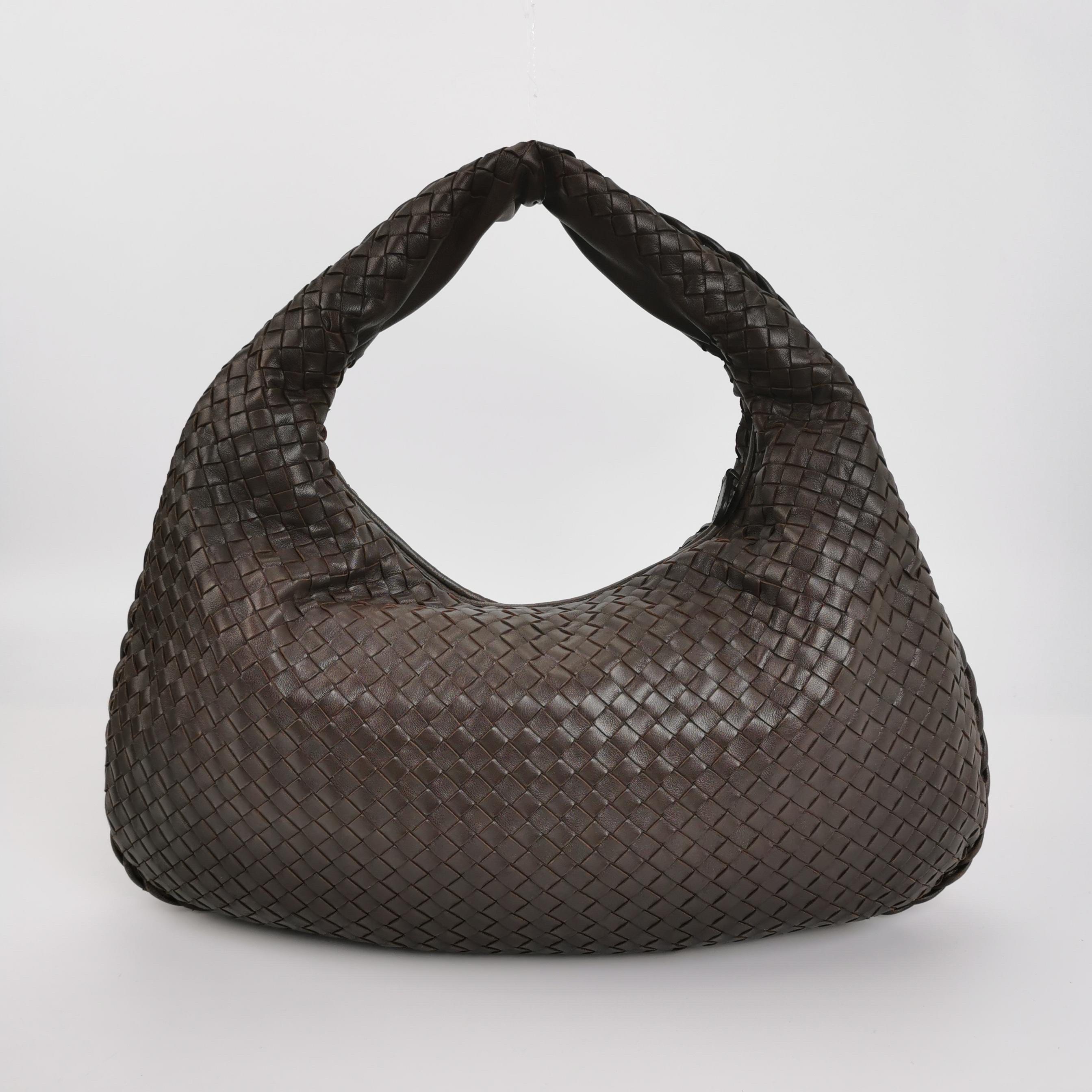 Women's Bottega Veneta Veneta Hobo Dark Chocolate Brown Intrecciato Leather Bag 48cm For Sale