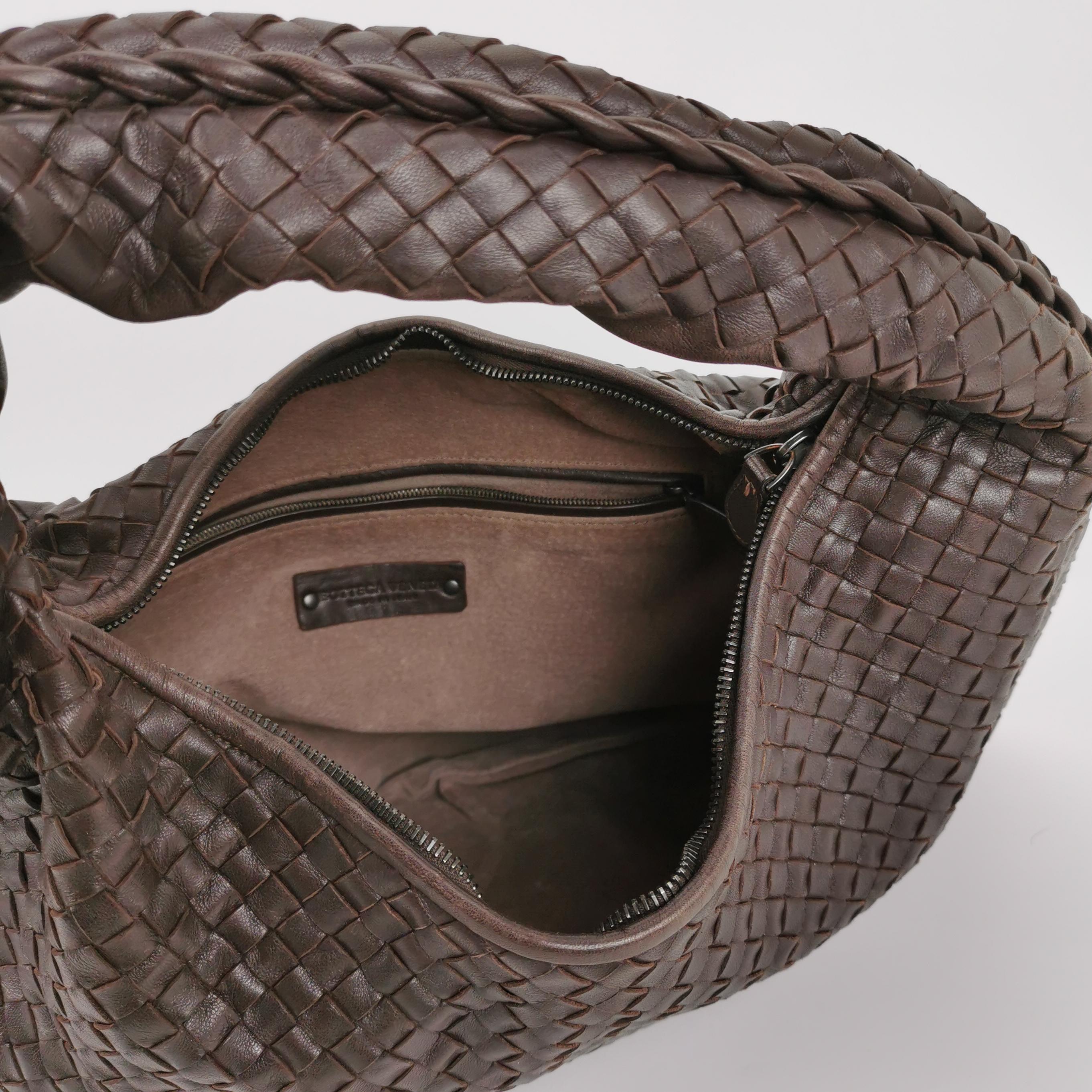 Bottega Veneta Hobo Chocolat Noir Brown Intrecciato Leather Bag 48cm en vente 5