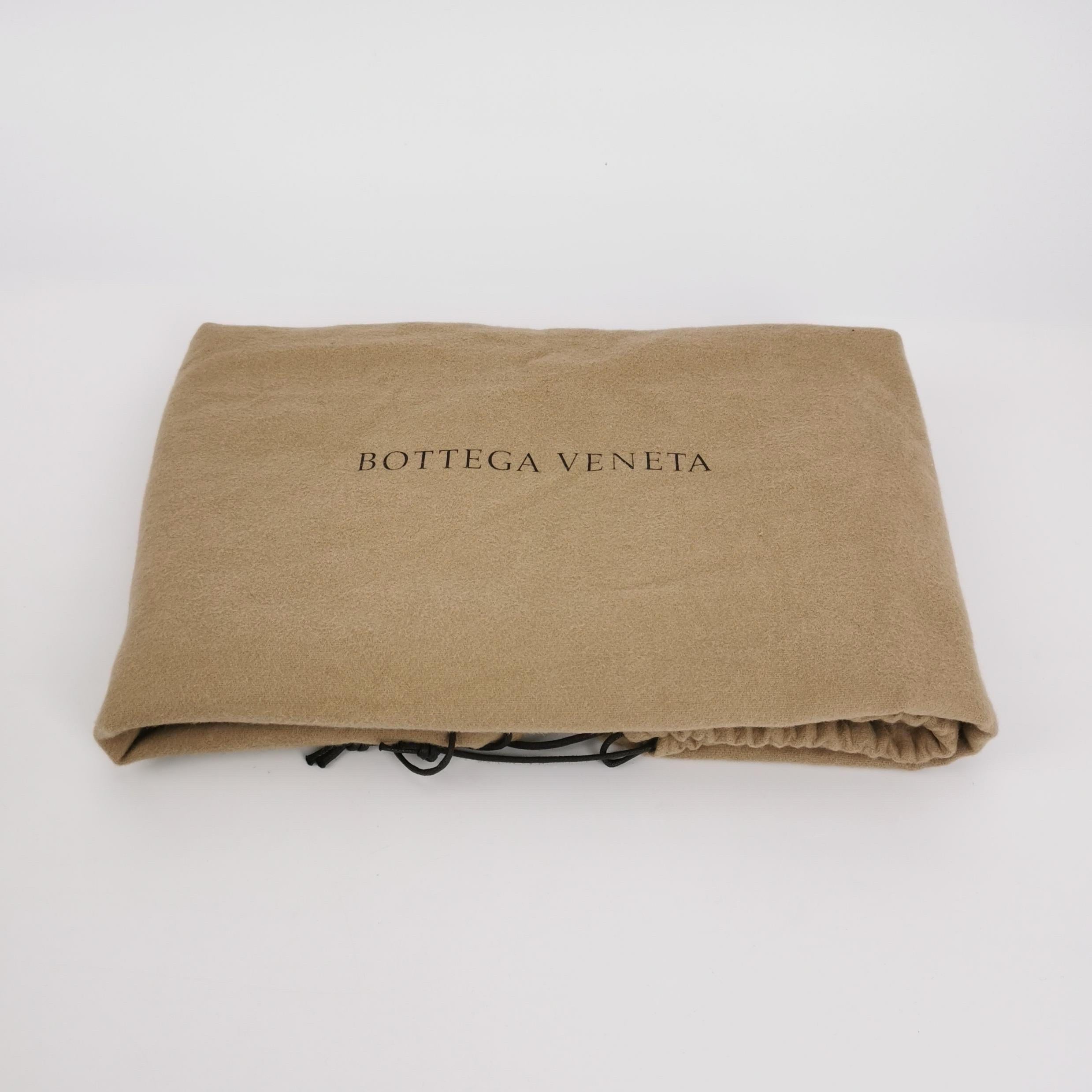 Bottega Veneta Veneta Hobo Dark Chocolate Brown Intrecciato Leather Bag 48cm For Sale 4