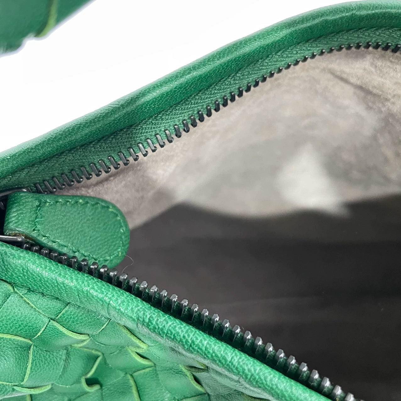 Bottega Veneta Veneta Hobo Dark Green Lambskin Leather 40cm For Sale 7