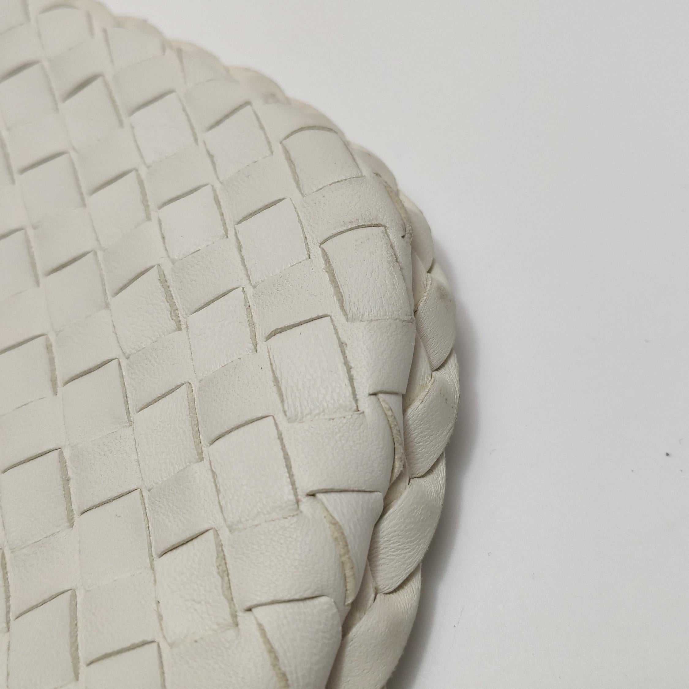 Bottega Veneta Sac à main en cuir blanc foncé Maxi 55cm en vente 11