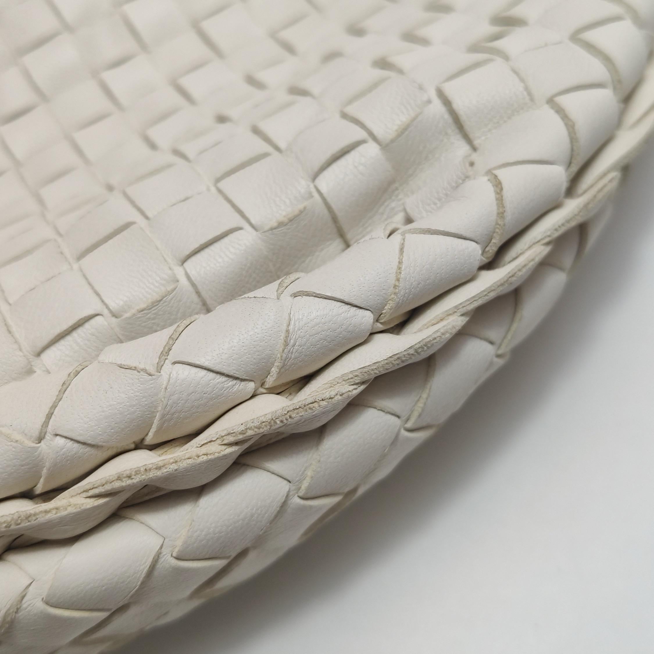 Bottega Veneta Sac à main en cuir blanc foncé Maxi 55cm en vente 12