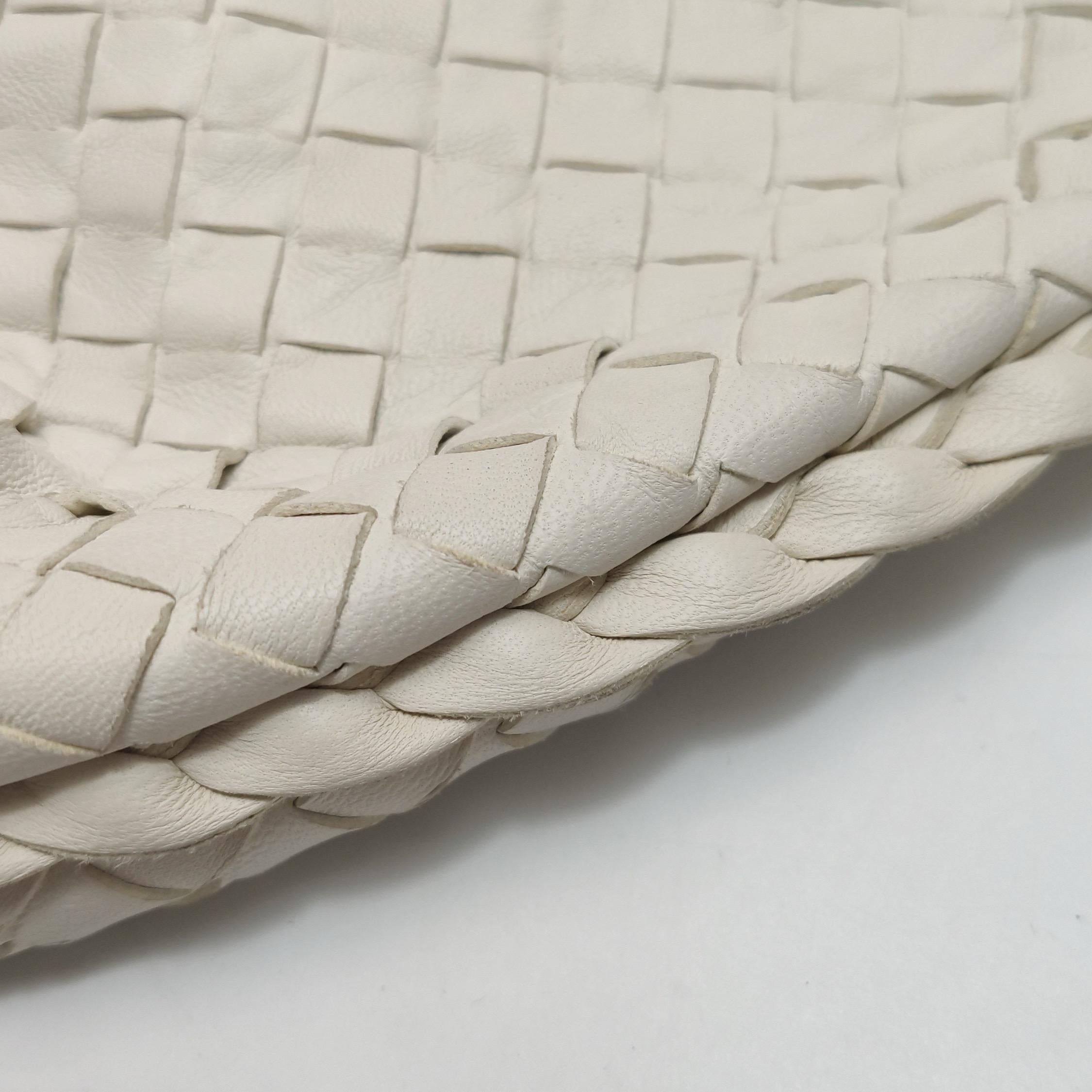 Bottega Veneta Sac à main en cuir blanc foncé Maxi 55cm en vente 14