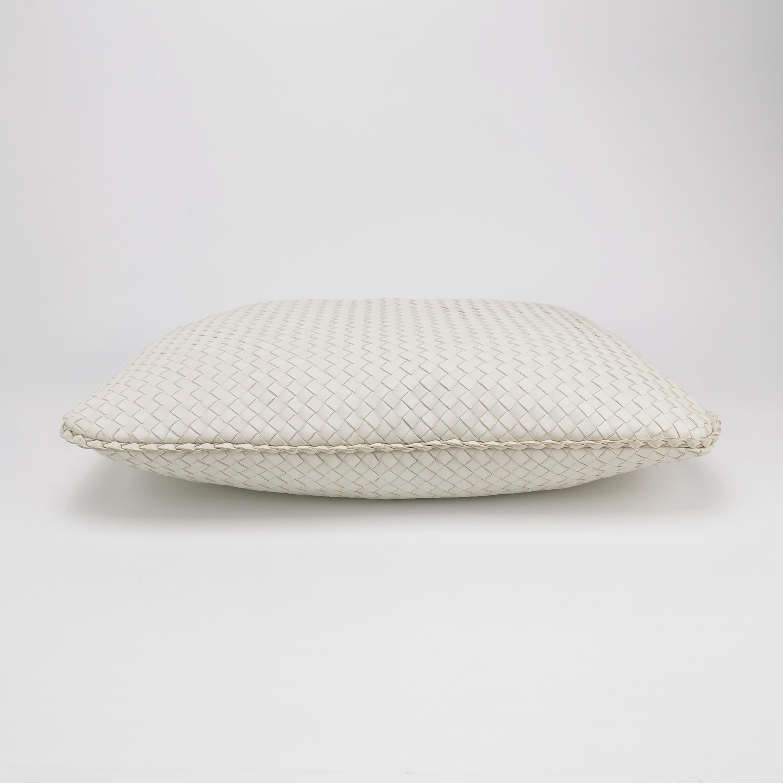 Bottega Veneta Sac à main en cuir blanc foncé Maxi 55cm Bon état - En vente à AUBERVILLIERS, FR