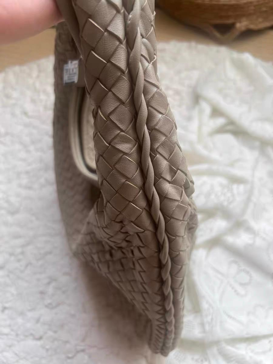 Bottega Veneta Veneta Hobo Grau Intreciatto Ledertasche Groß 47cm im Angebot 1