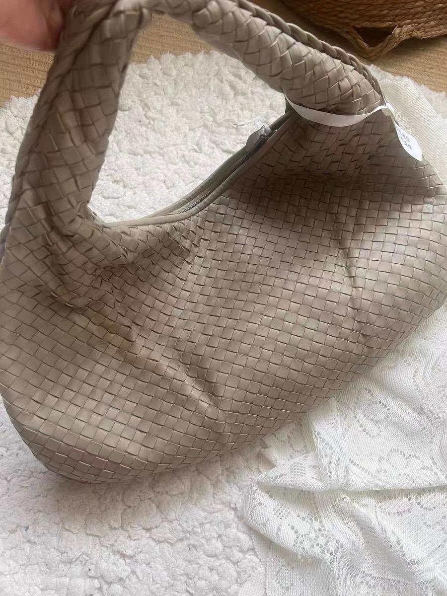 Bottega Veneta Veneta Hobo Grau Intreciatto Ledertasche Groß 47cm im Angebot 5