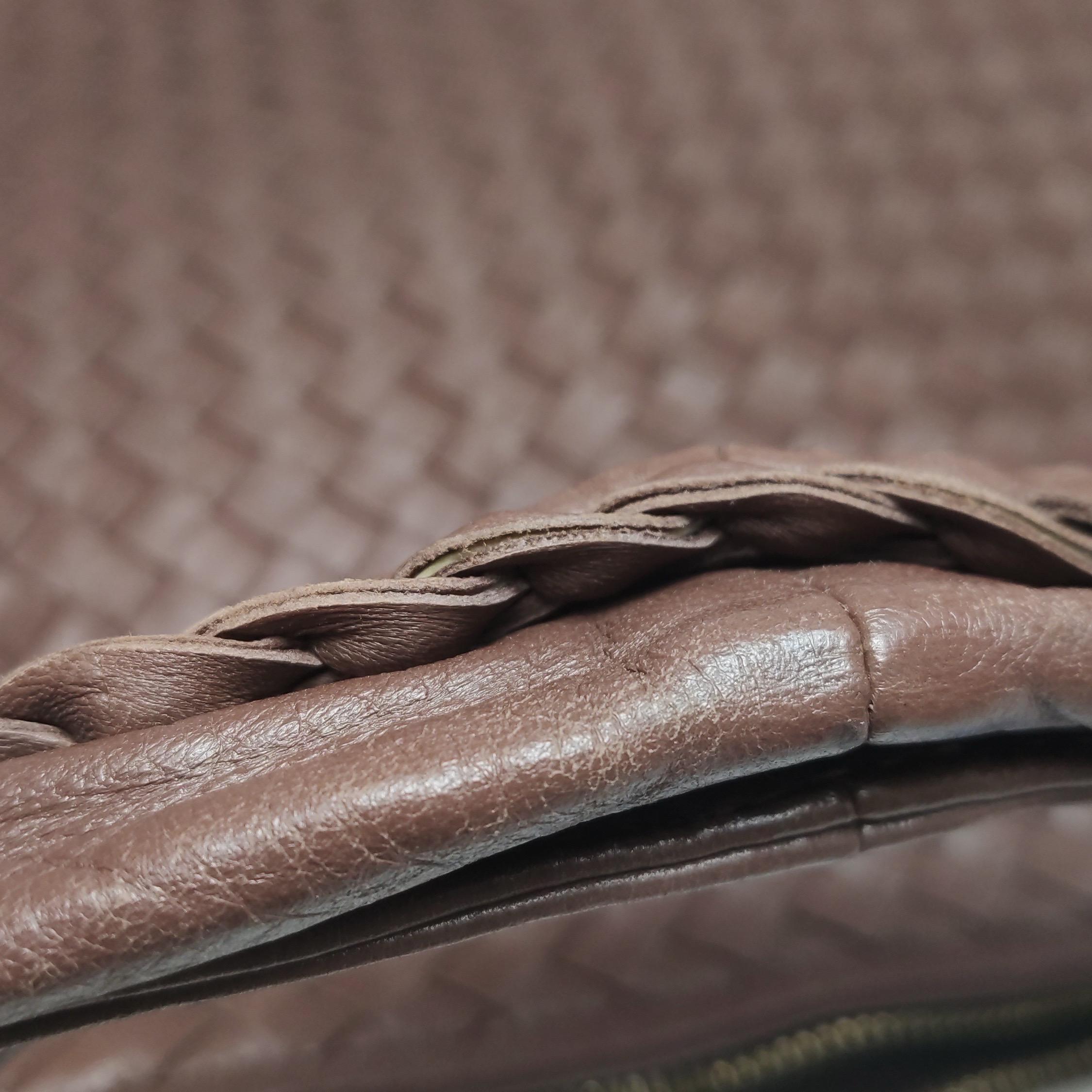 Bottega Veneta Veneta Hobo Intrecciato in pelle d'agnello marrone medio in vendita 8