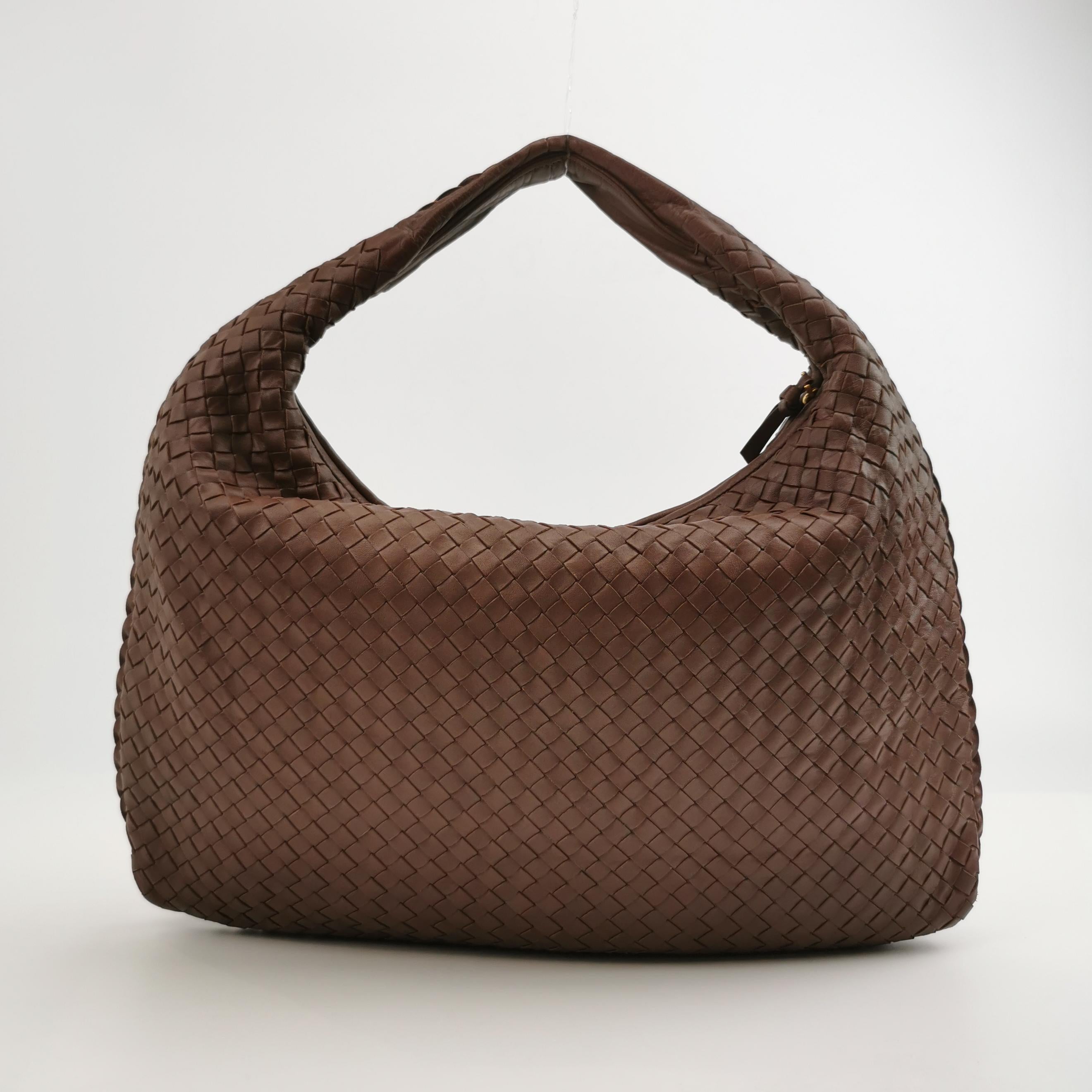 Donna Bottega Veneta Veneta Hobo Intrecciato in pelle d'agnello marrone medio in vendita