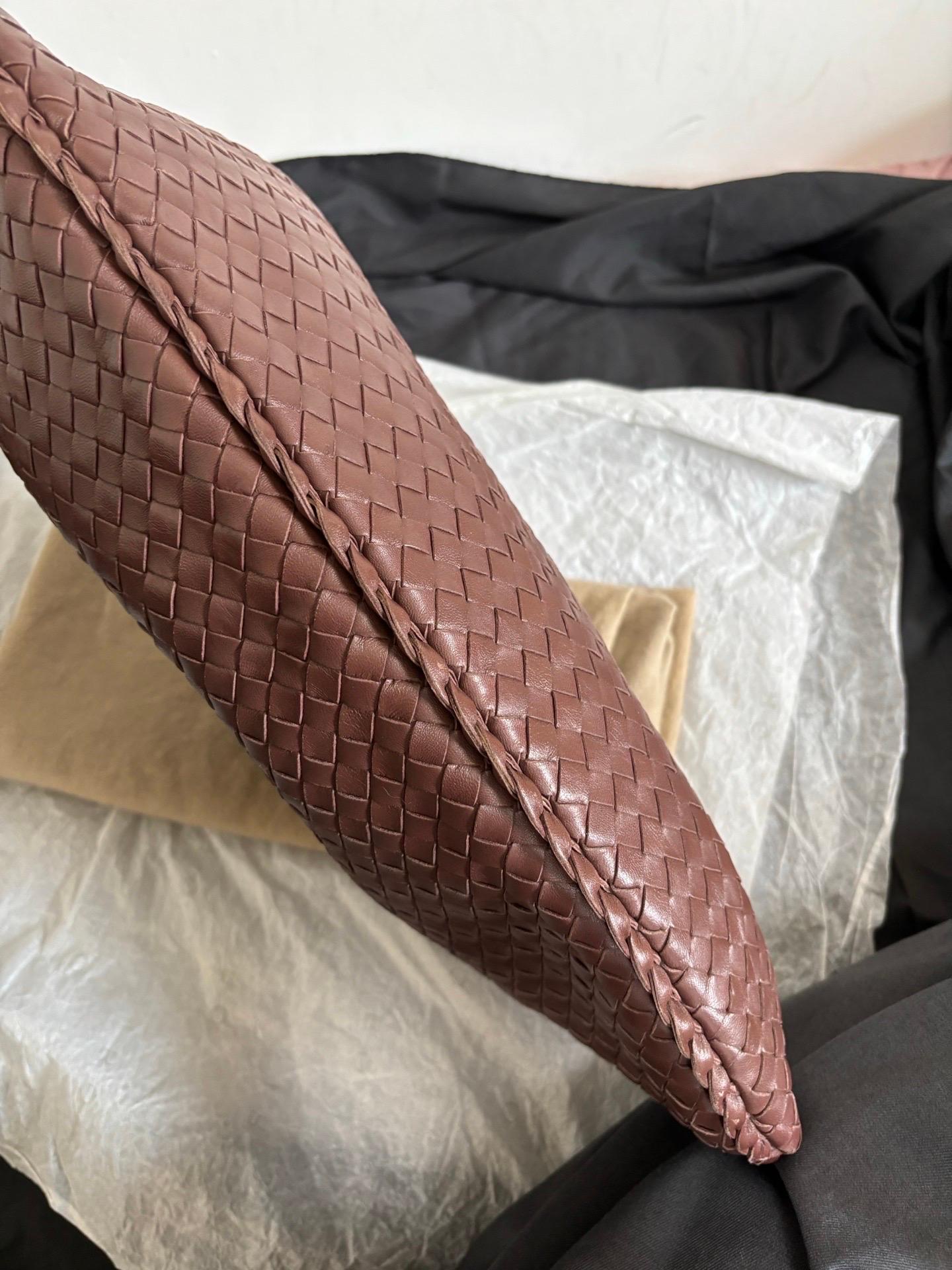 Bottega Veneta Hobo Intrecciato Chocolat Marron Moyen Cuir d'Agneau en vente 5