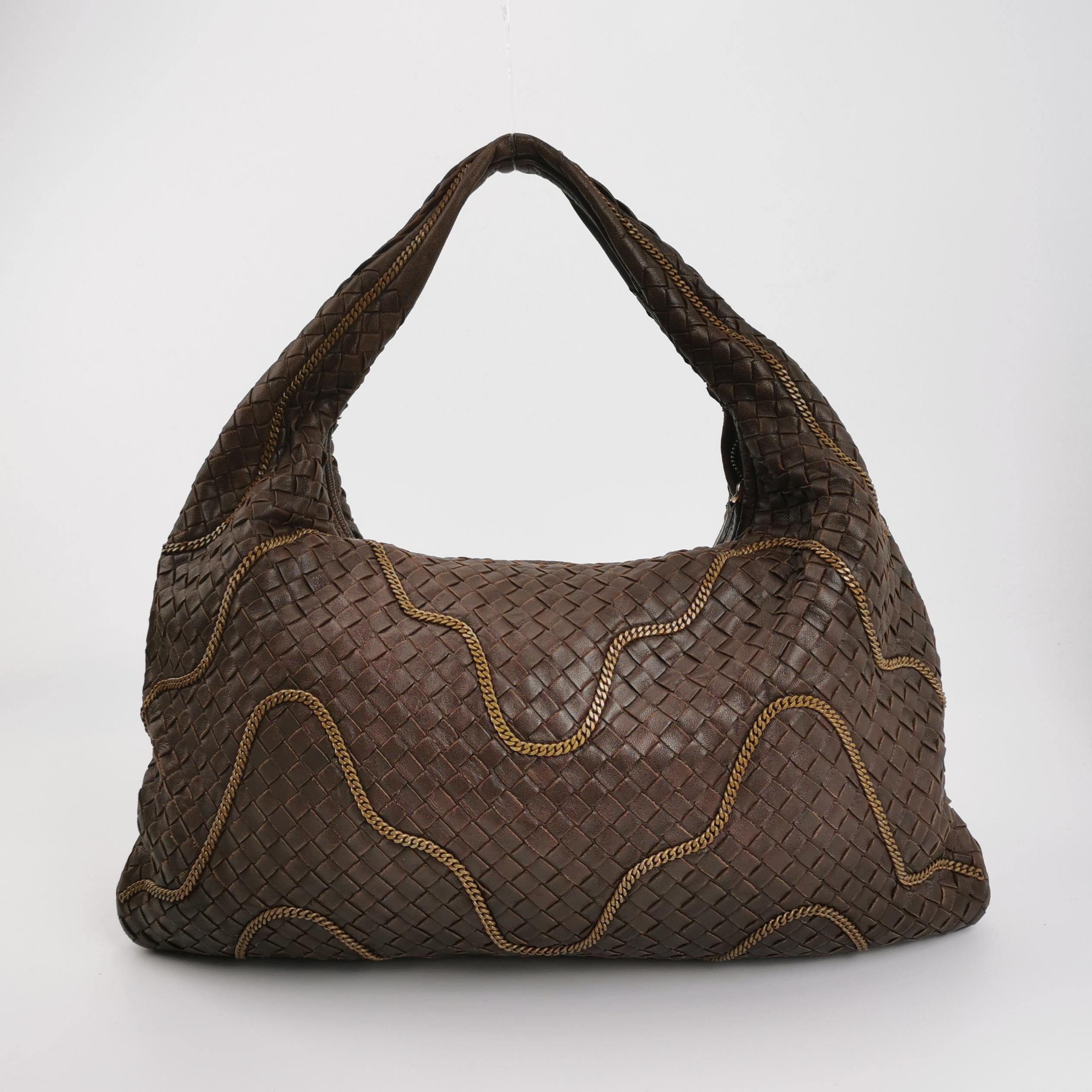 Bottega Veneta Hobo Intrecciato Cuir marron foncé Fermeture éclair Chaîne Embellie Pour femmes en vente