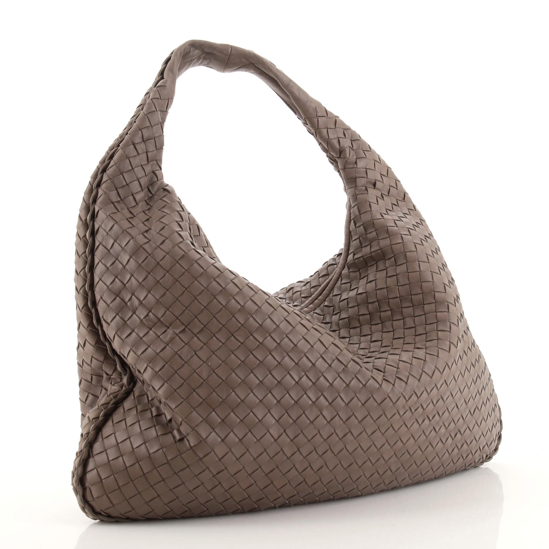 Großer Hobo Intrecciato Nappa von Bottega Veneta (Grau)