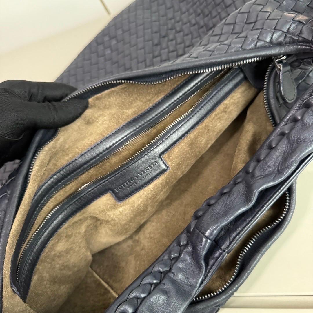 Bottega Veneta Veneta Hobo Large Black 50-53cm Lambskin Leather 11