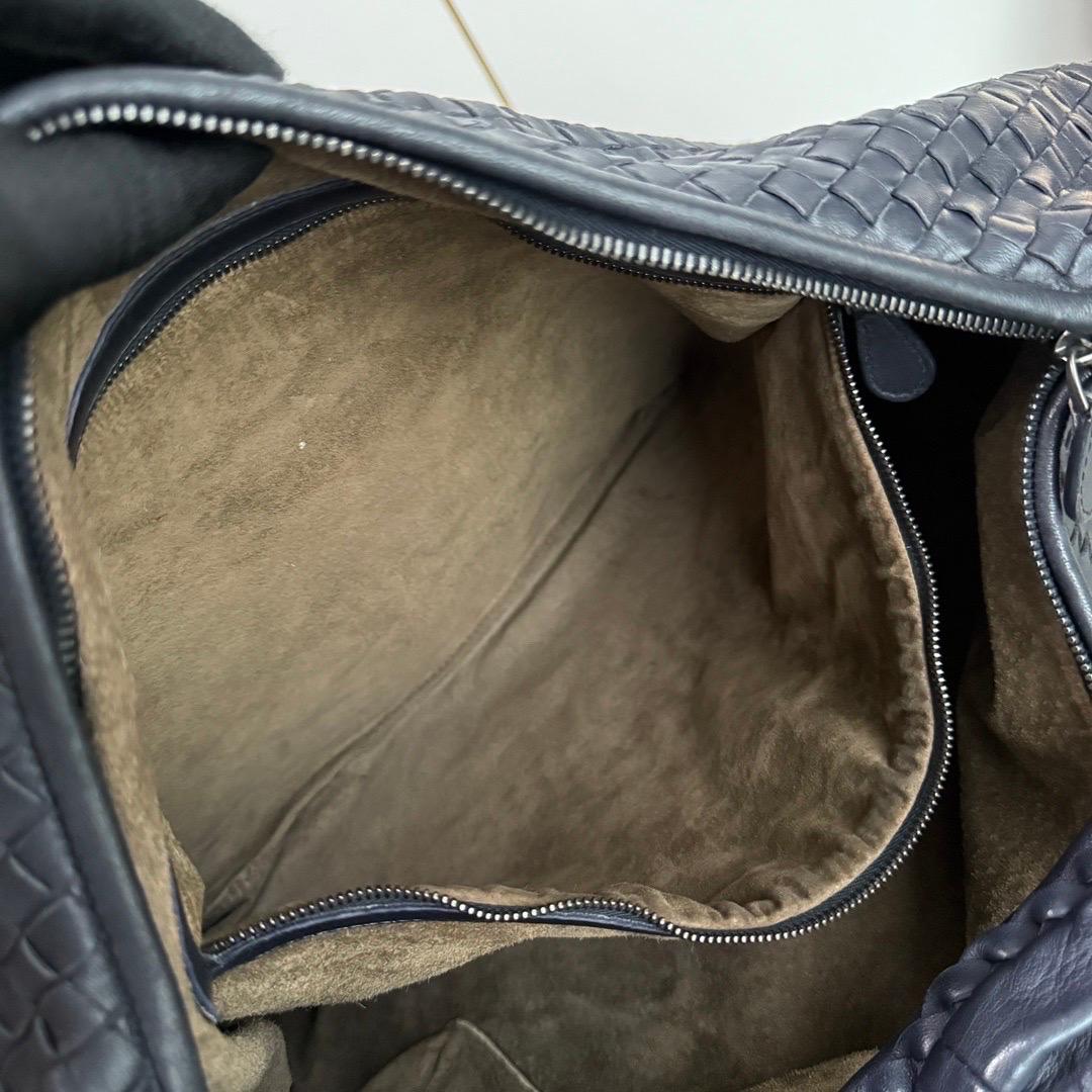 Bottega Veneta Veneta Hobo Large Black 50-53cm Lambskin Leather 12