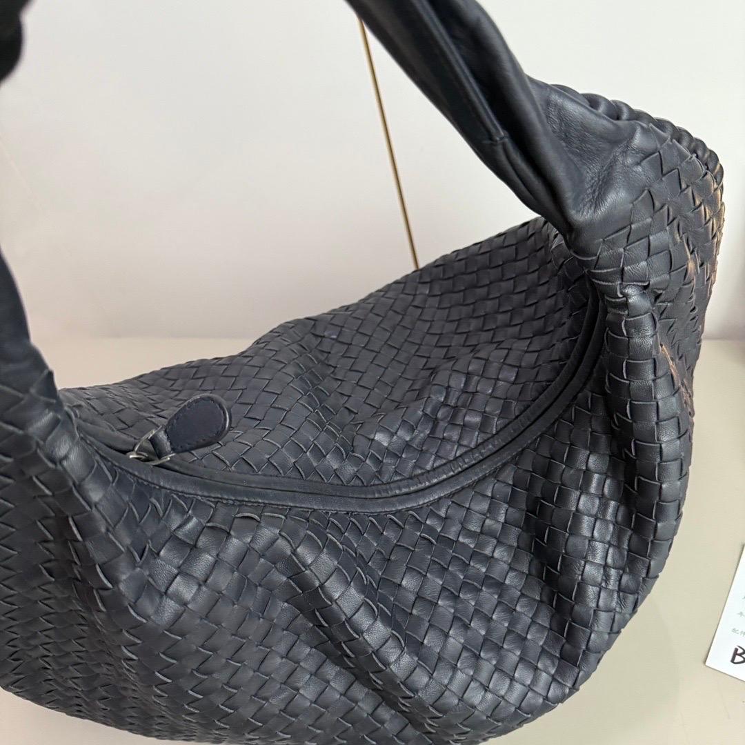 Women's Bottega Veneta Veneta Hobo Large Black 50-53cm Lambskin Leather