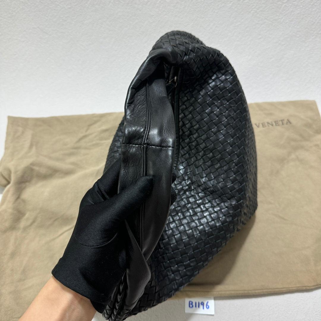 Bottega Veneta Veneta Hobo Large Black 50-53cm Lambskin Leather 2