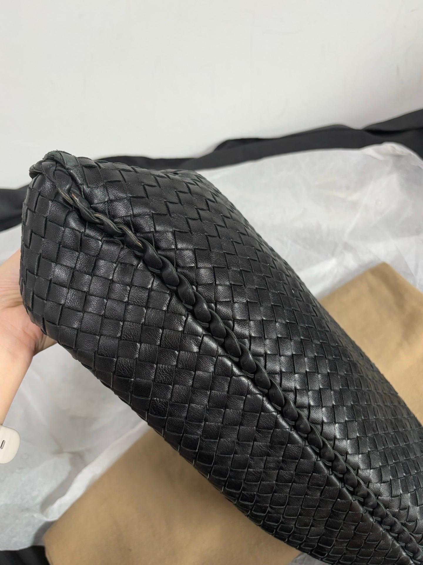 Bottega Veneta Hobo Large Cuir Noir 48cm en vente 8