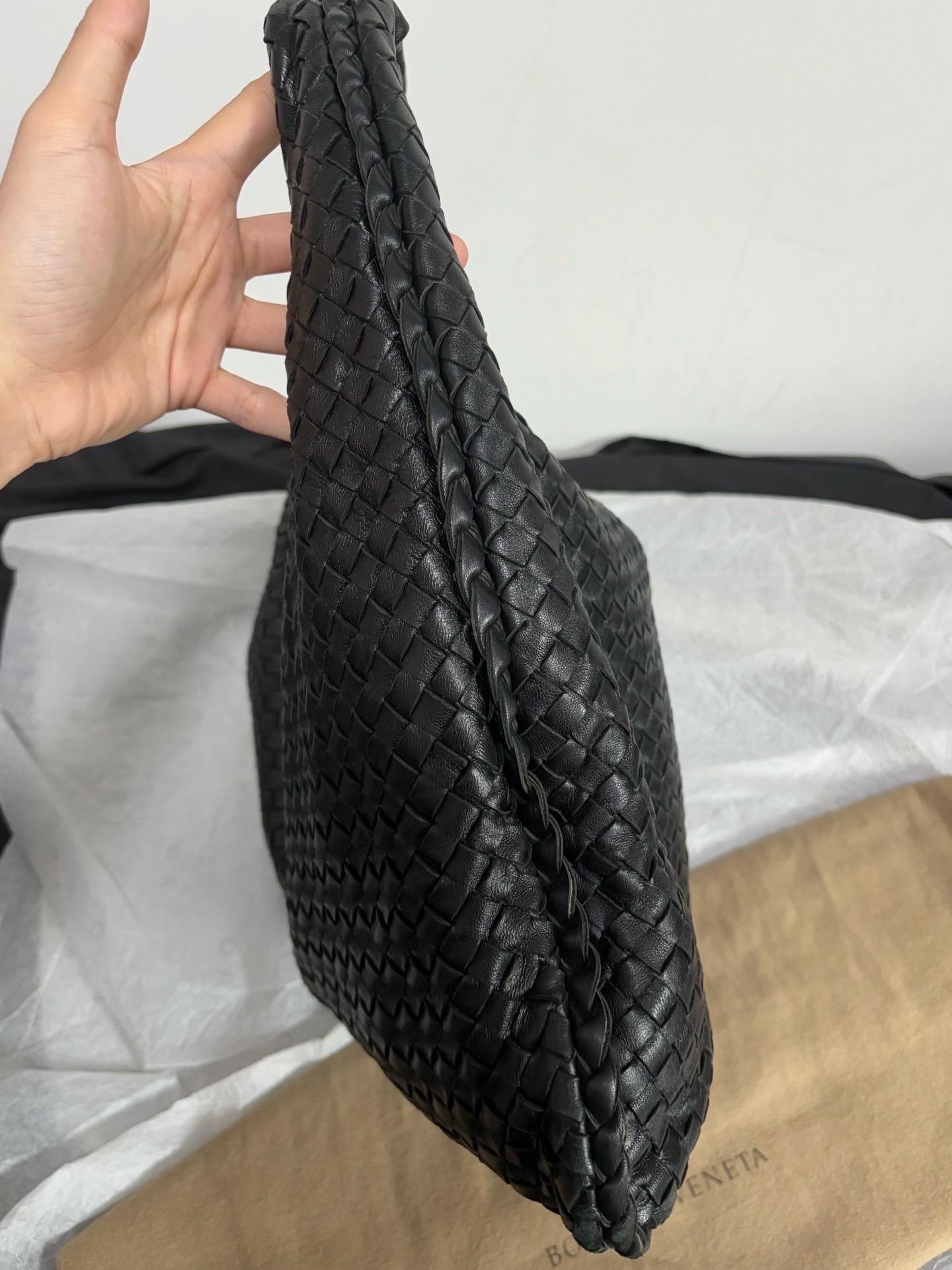 Bottega Veneta Hobo Large Cuir Noir 48cm en vente 2
