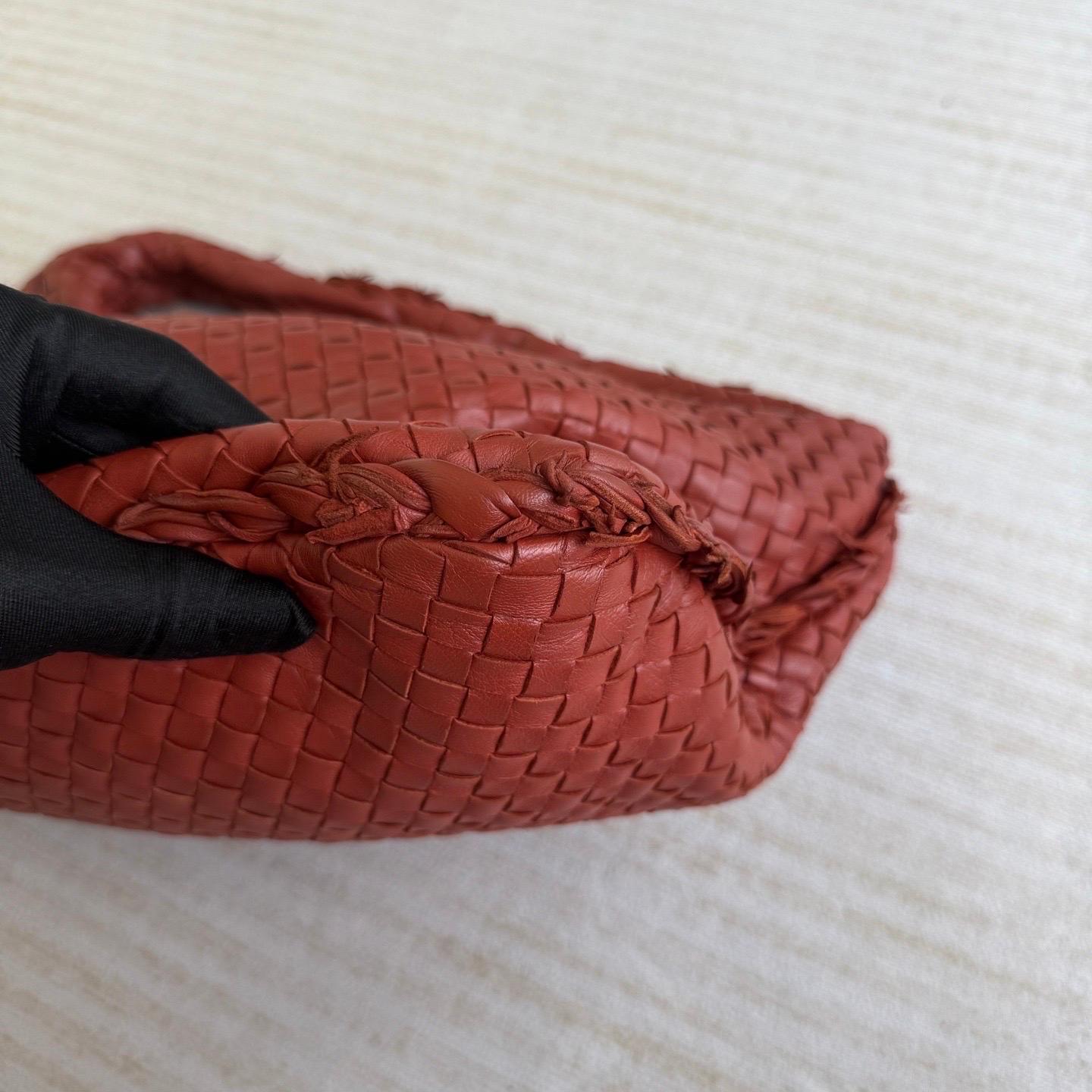 Bottega Veneta Veneta Hobo Large Burgundy 47cm Lambskin Leather en vente 5
