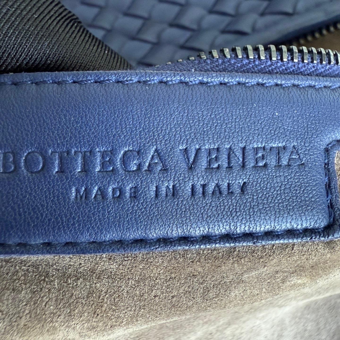 Bottega Veneta Veneta Hobo Large Navy Intrecciato Leather Bag 47cm 9