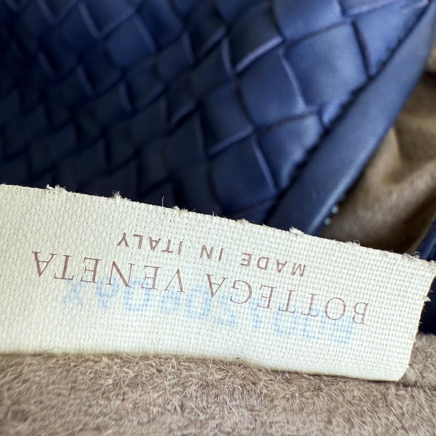 Bottega Veneta Veneta Hobo Large Navy Intrecciato Leather Bag 47cm 12