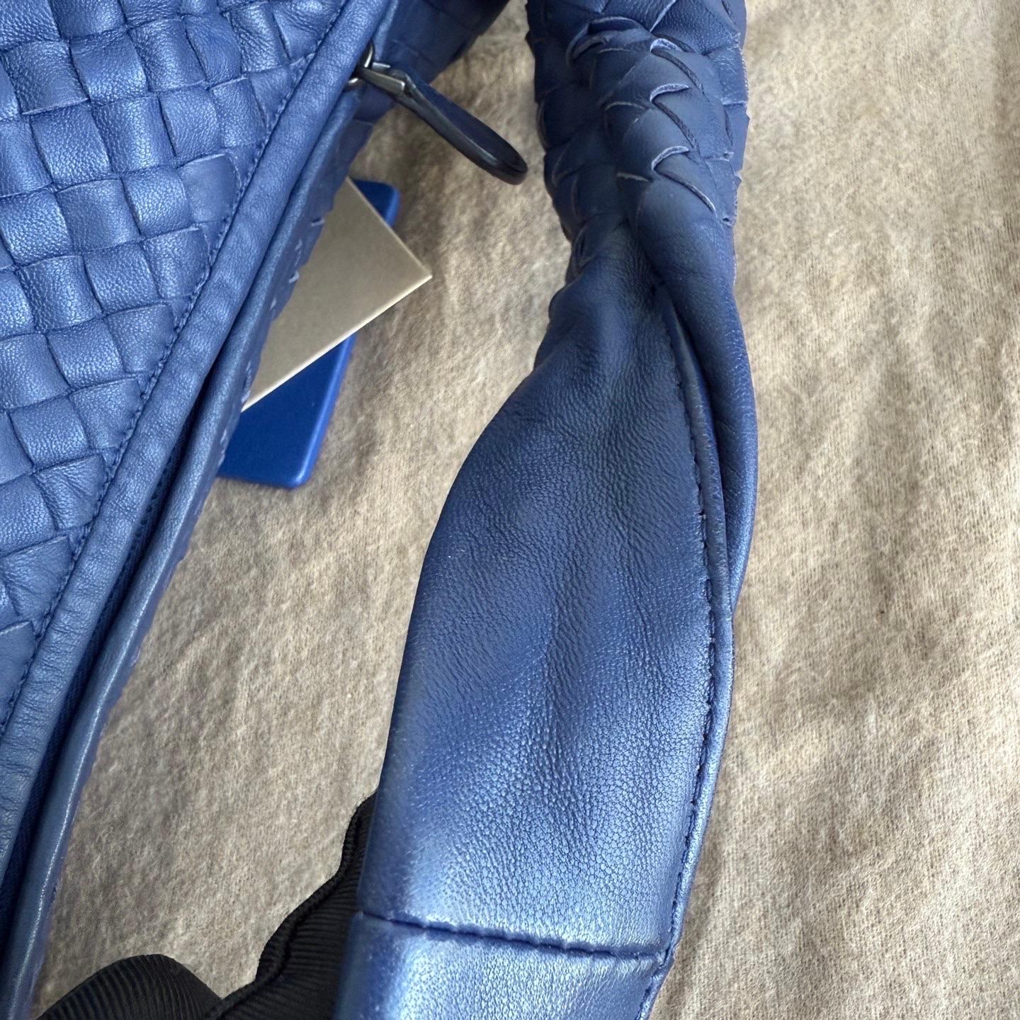 da uomo o donna Bottega Veneta Veneta Hobo Large Navy Intrecciato Leather Bag 47cm