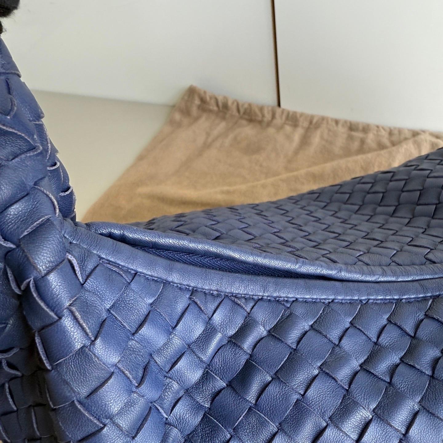 Bottega Veneta Veneta Hobo Large Navy Intrecciato Leather Bag 47cm 4