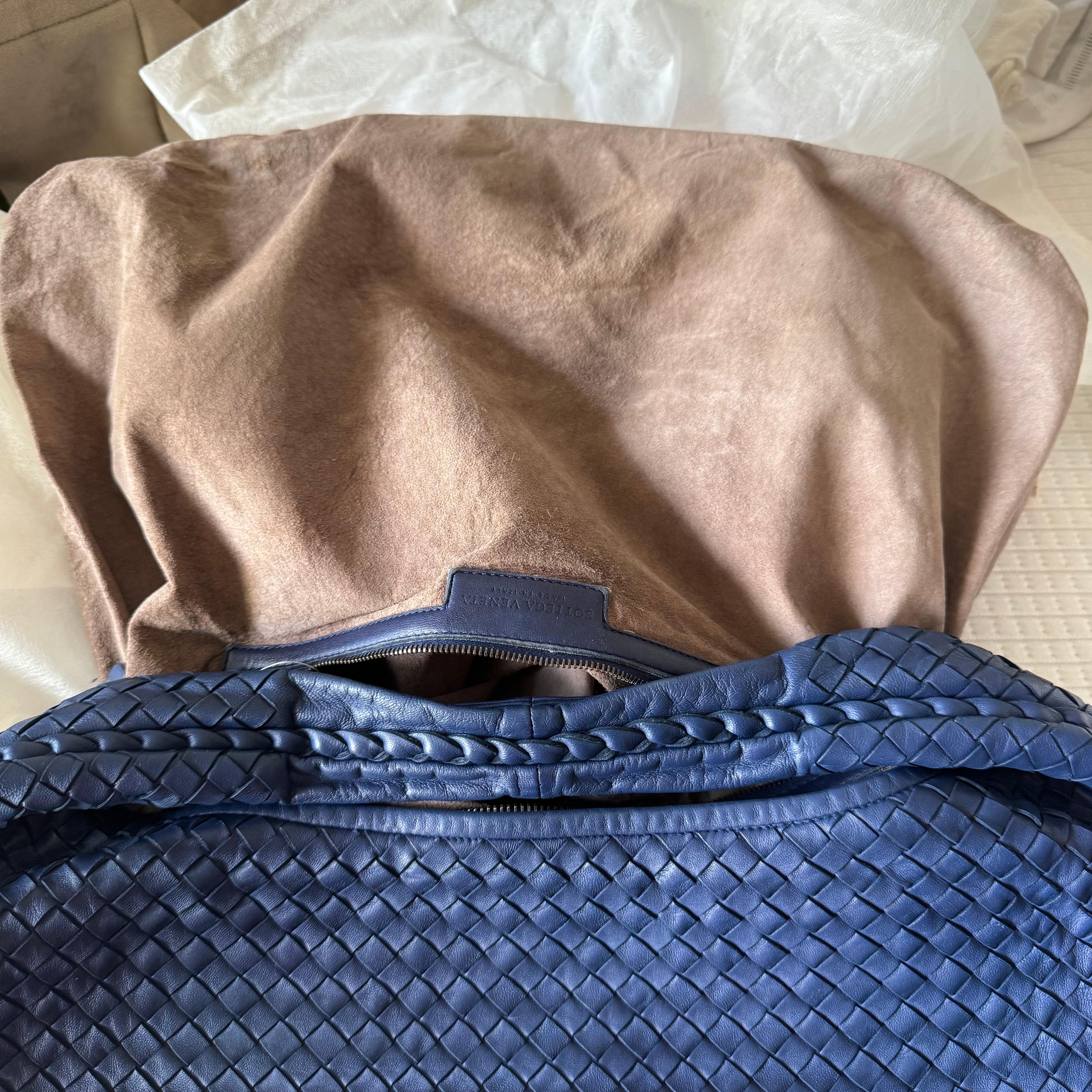 Bottega Veneta Veneta Hobo Large Navy Intrecciato Leather Bag 48cm 11