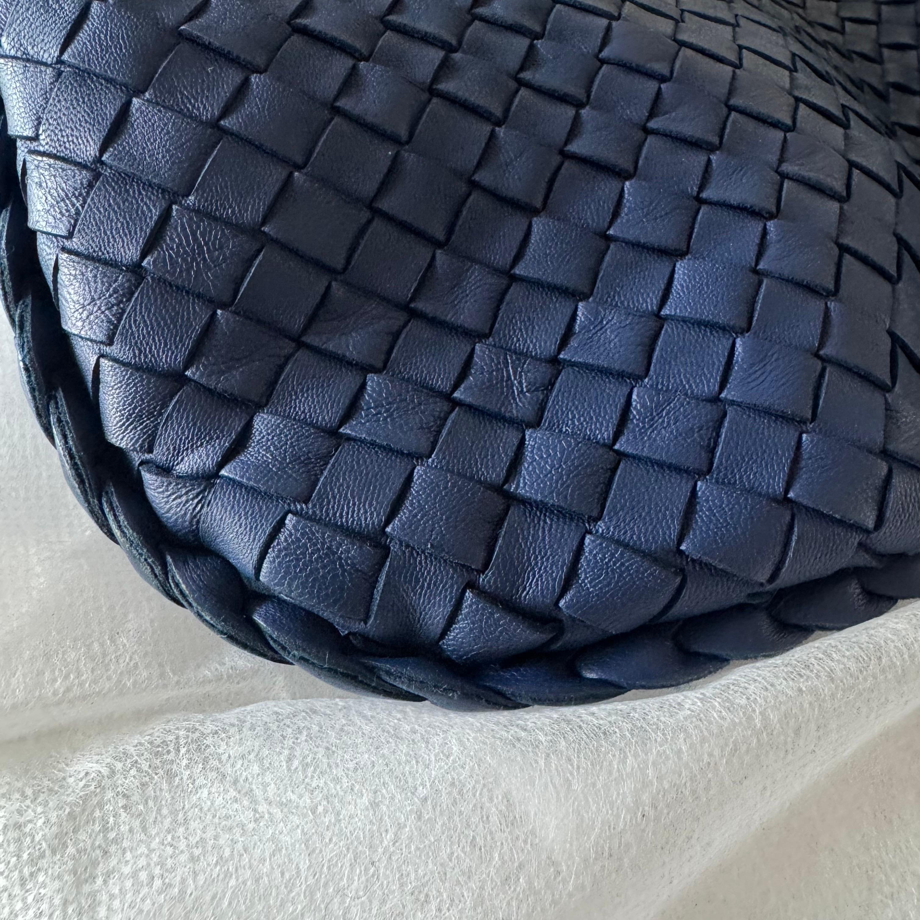 Bottega Veneta Veneta Hobo Large Navy Intrecciato Leather Bag 48cm 3