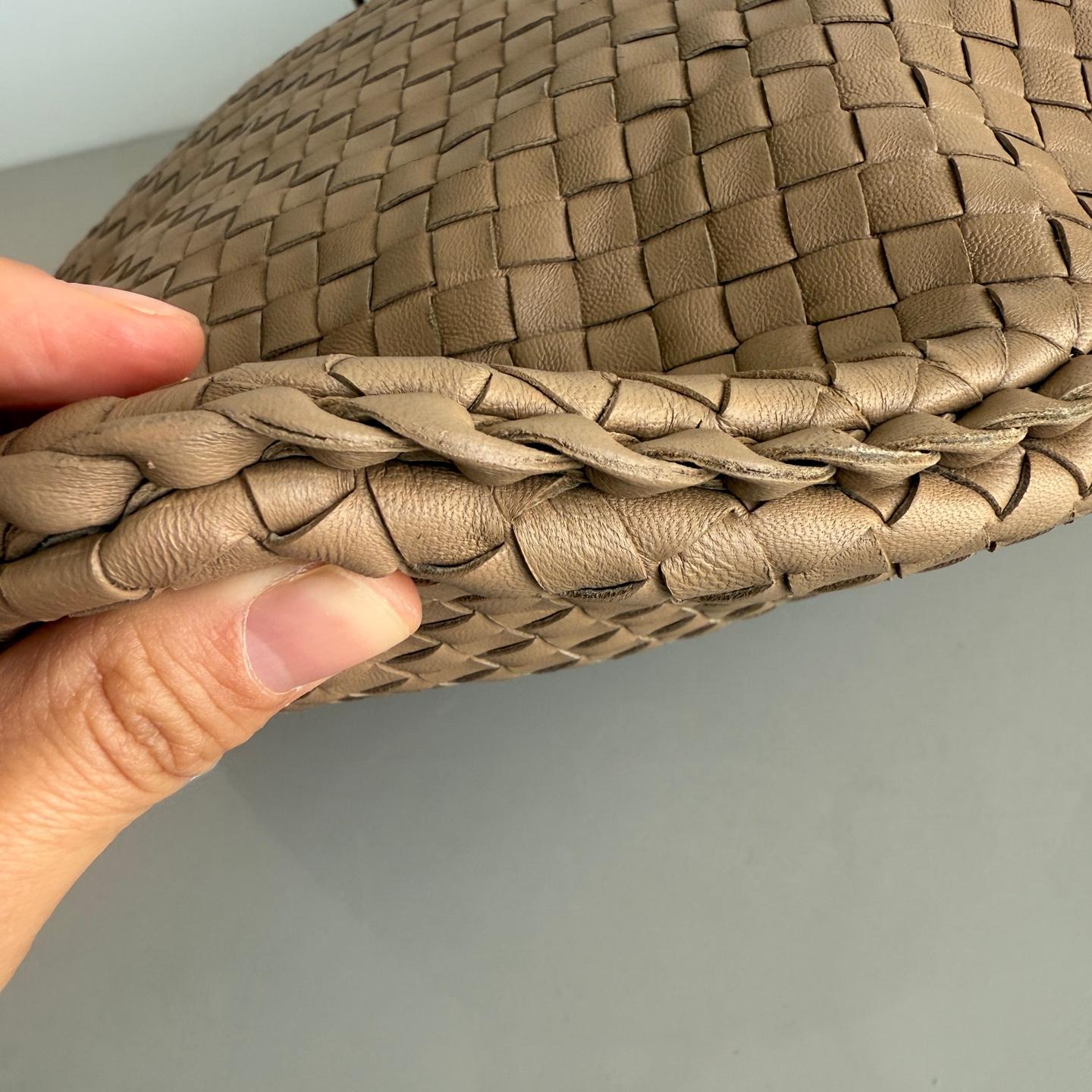 Bottega Veneta Veneta Hobo Light Beige Brown Intrecciato Ledertasche 47cm im Angebot 5