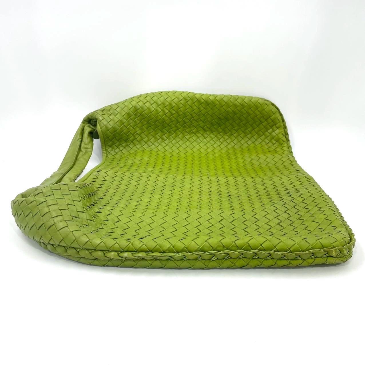 Marrone Bottega Veneta Hobo Maxi Greene & Greene Intrecciato in pelle 54cm in vendita