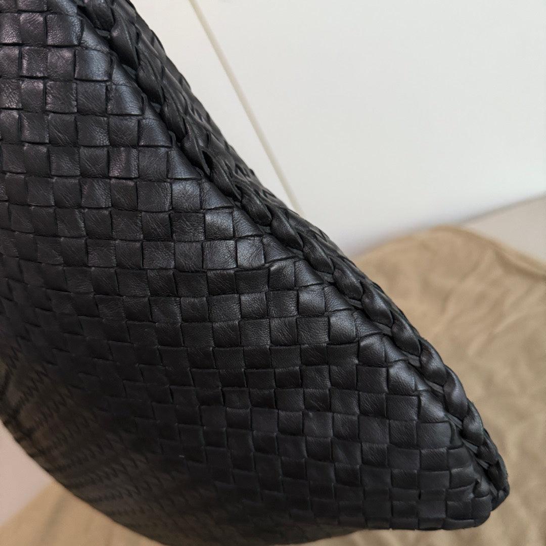 Bottega Veneta Veneta Hobo Maxi Black Leather 51cm For Sale 6