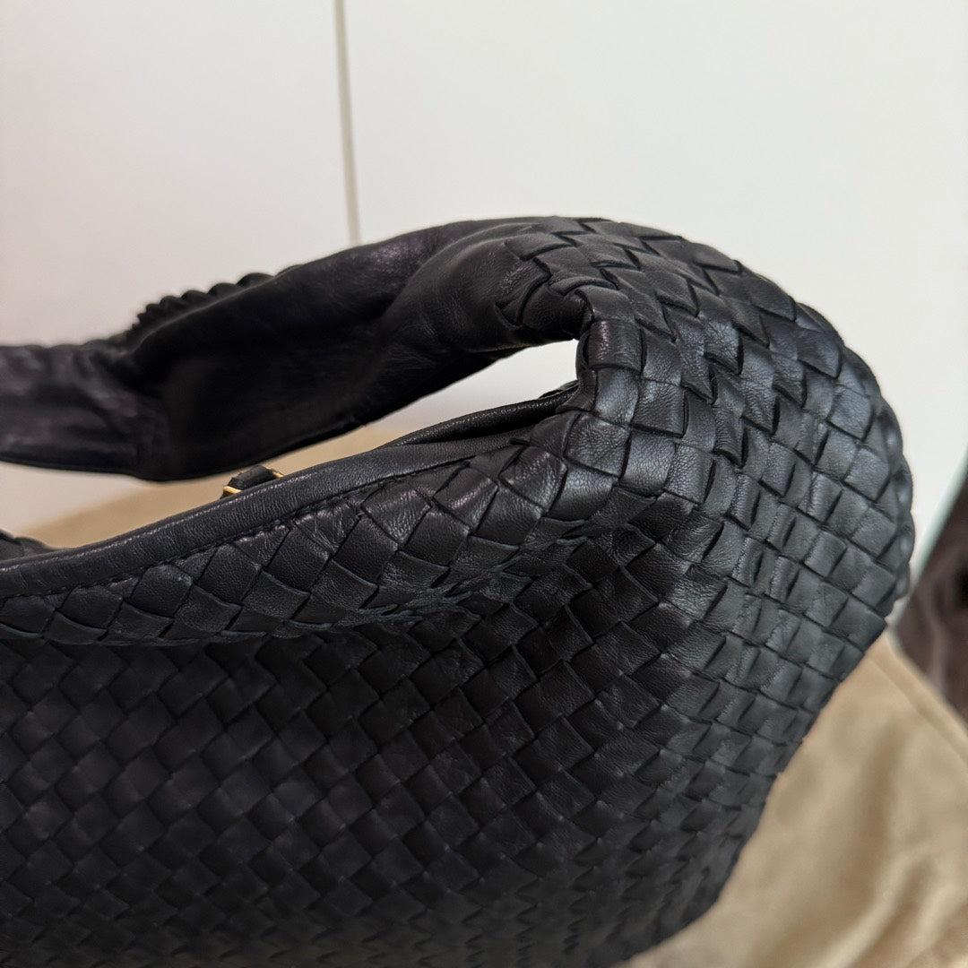 Bottega Veneta Veneta Hobo Maxi Black Leather 51cm For Sale 7