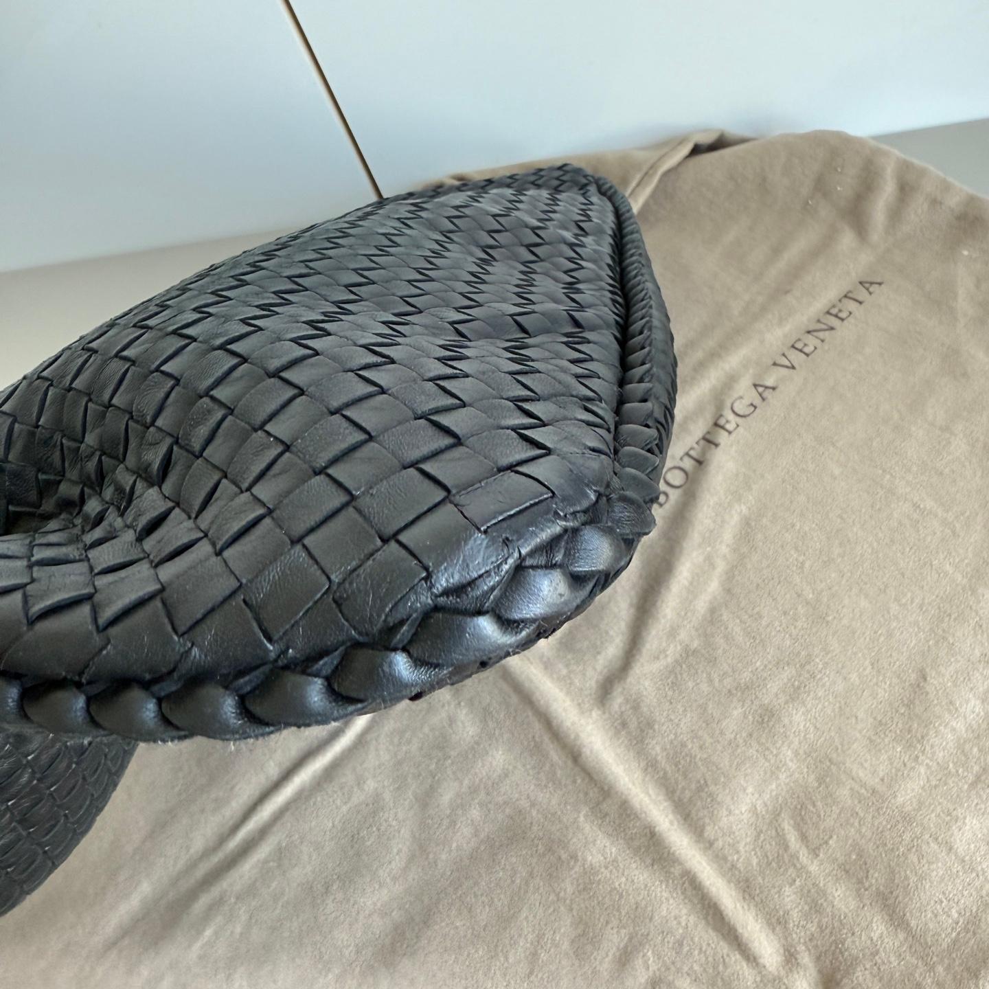 Bottega Veneta Veneta Hobo Maxi Schwarz Leder 51cm im Angebot 11