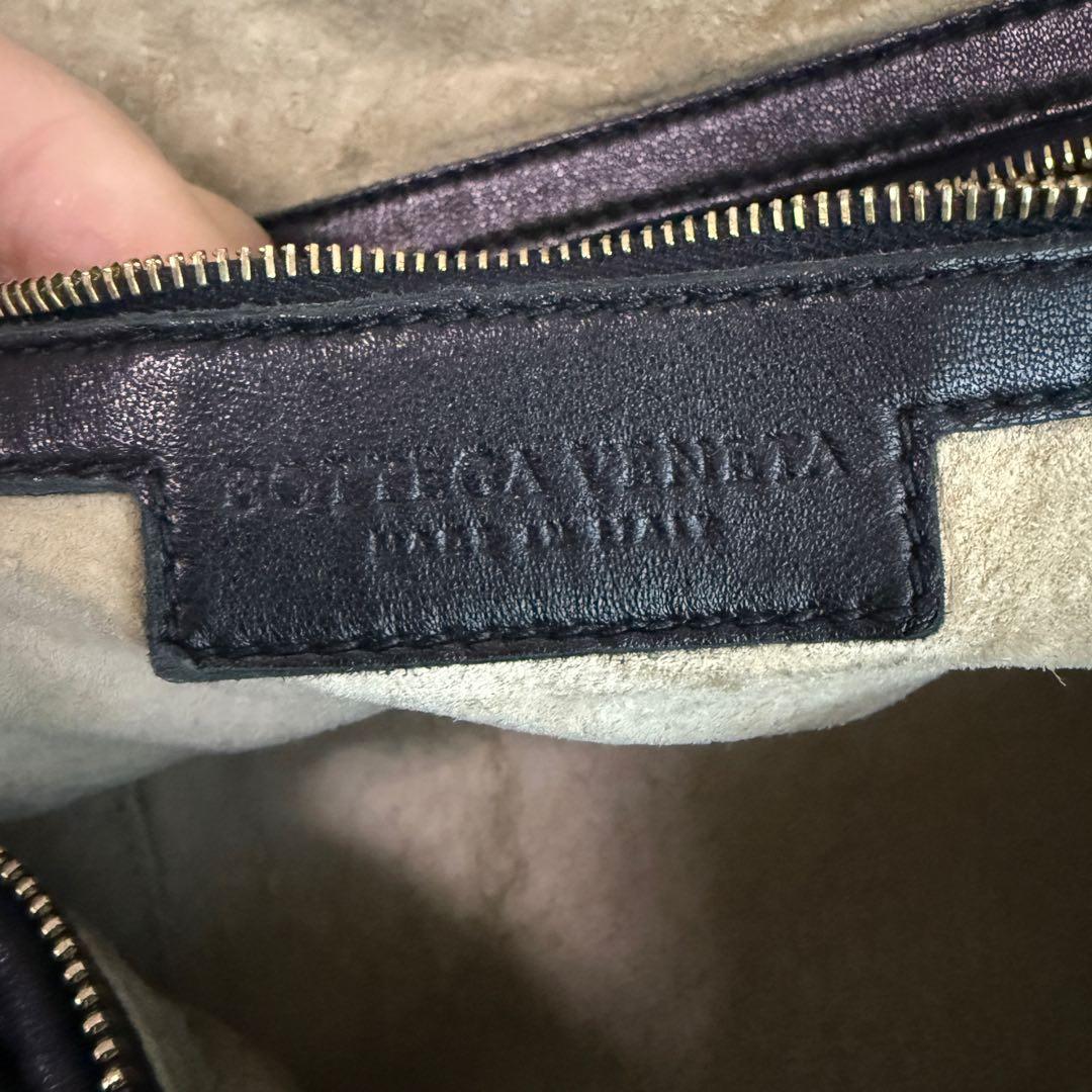 Bottega Veneta Veneta Hobo Maxi Black Leather 51cm 12