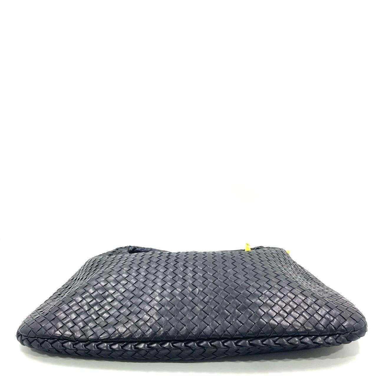 Bottega Veneta Hobo Maxi in pelle nera 51cm in vendita 13
