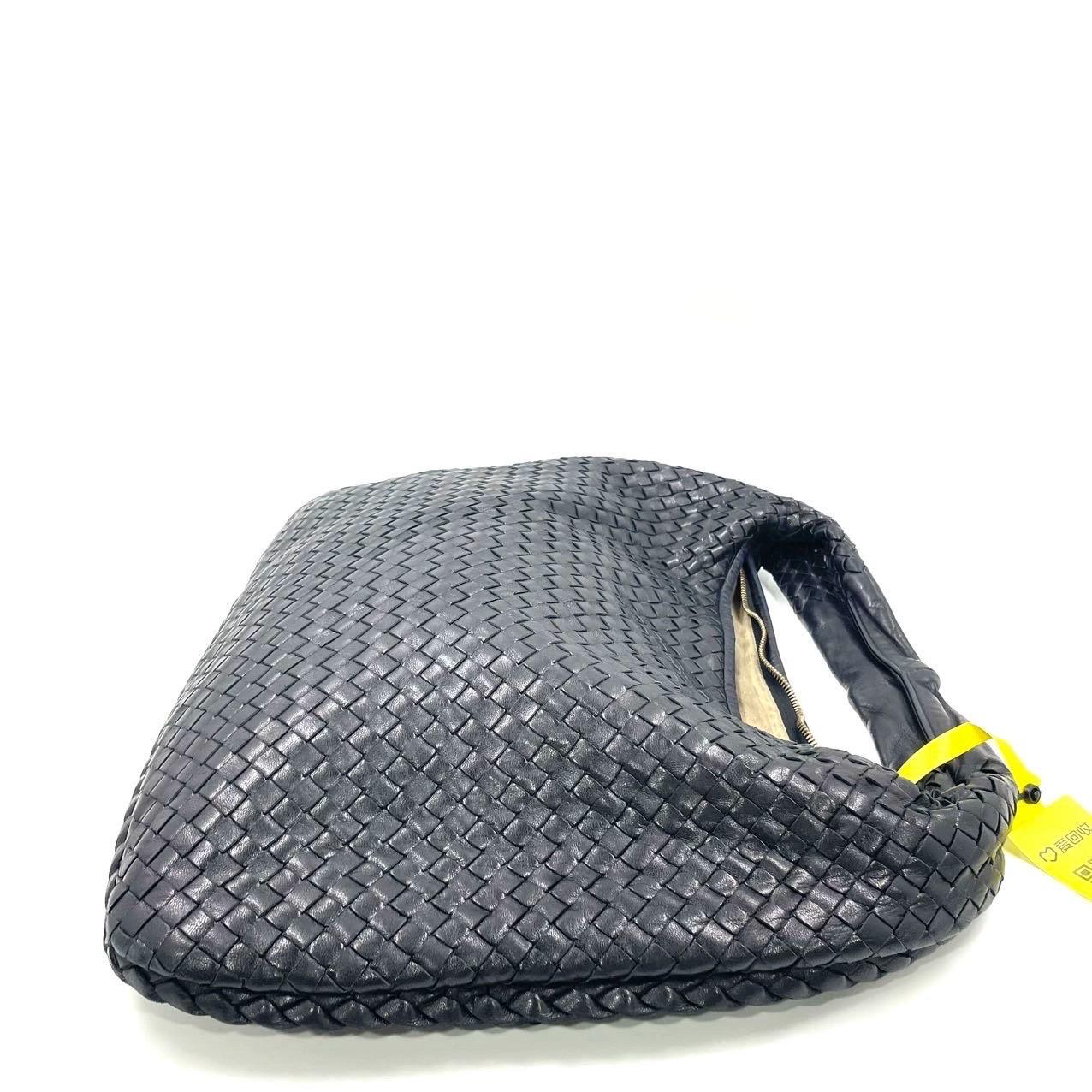 Bottega Veneta Hobo Maxi in pelle nera 51cm in vendita 14