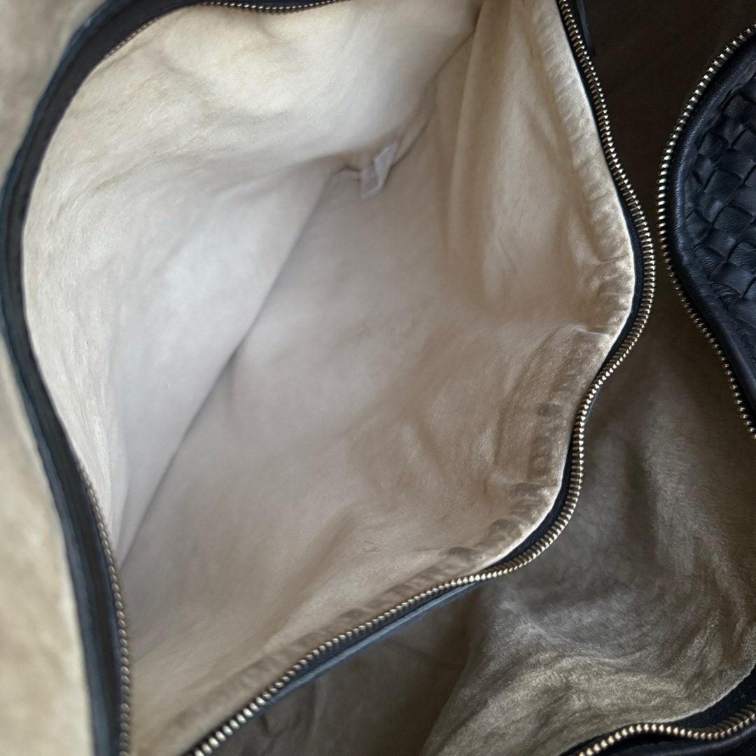 Bottega Veneta Veneta Hobo Maxi Black Leather 51cm 16