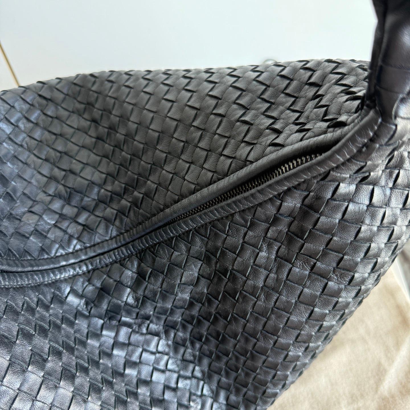 Bottega Veneta Veneta Hobo Maxi Schwarz Leder 51cm im Angebot 16